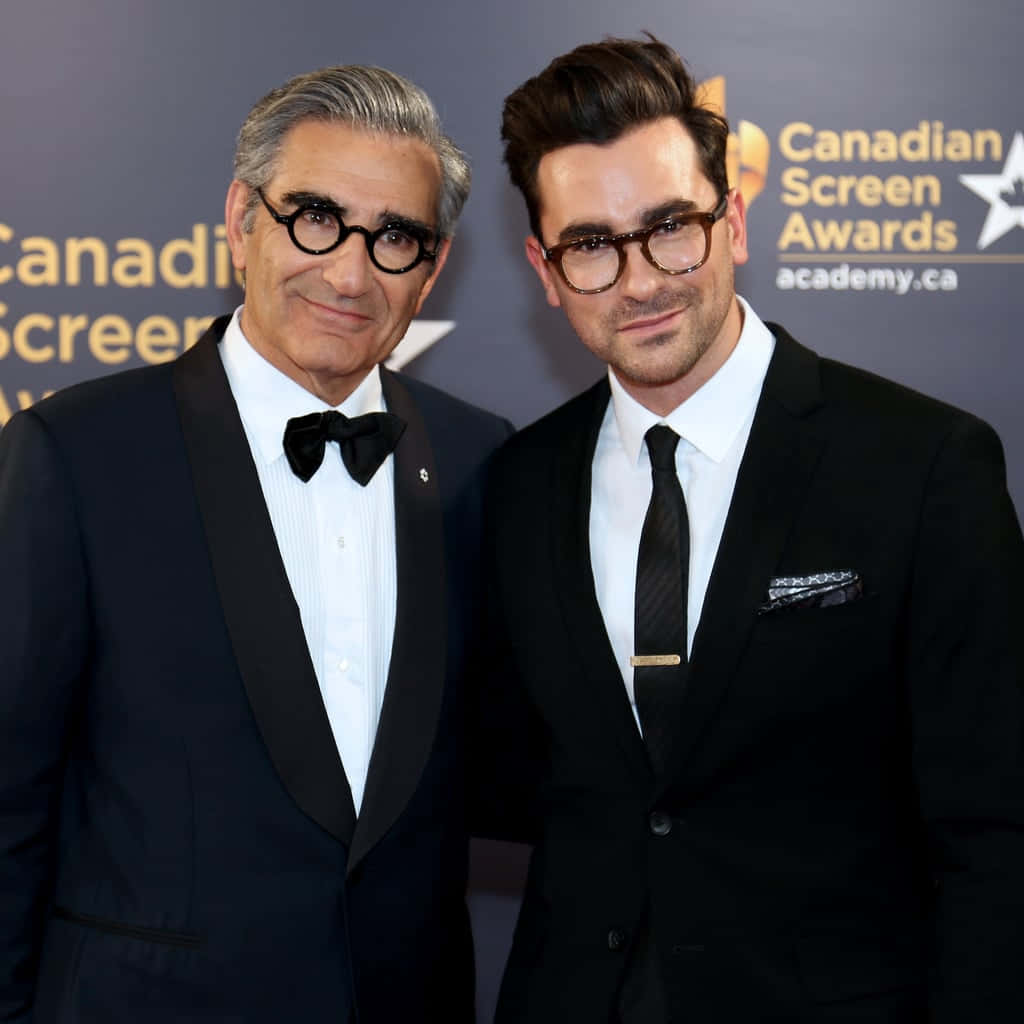 Eugene Levy At An Award Event Background