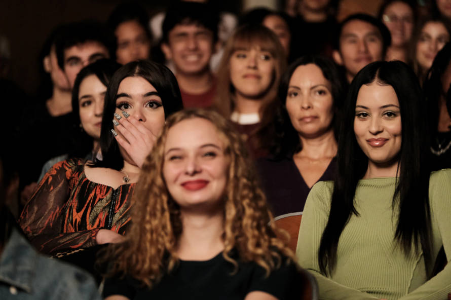 Euphoria Maddy And Kat In The Audience Background