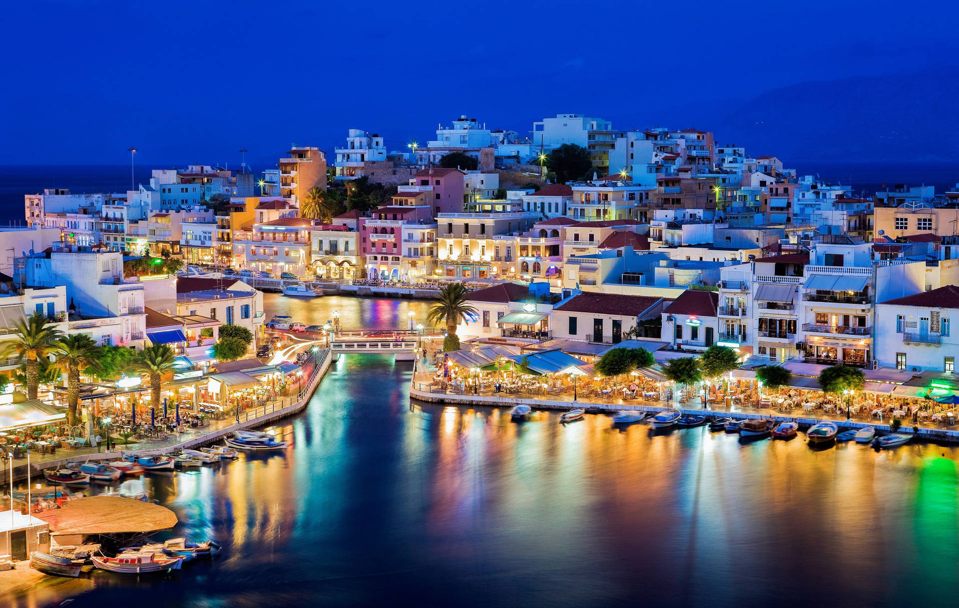 Europe's Santorini Lights In Greece Background