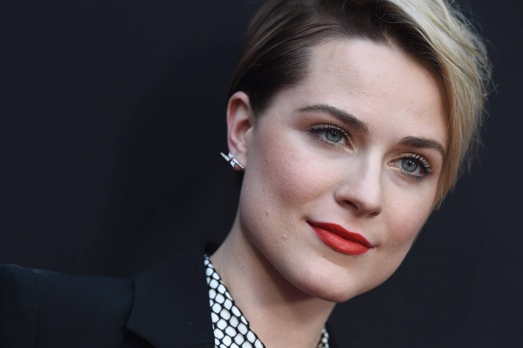 Evan Rachel Wood Smile Into The Forest Movie Premiere Background