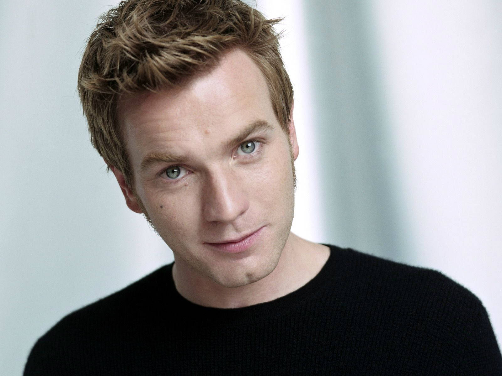 Ewan Mcgregor Handsome Actor Black Shirt