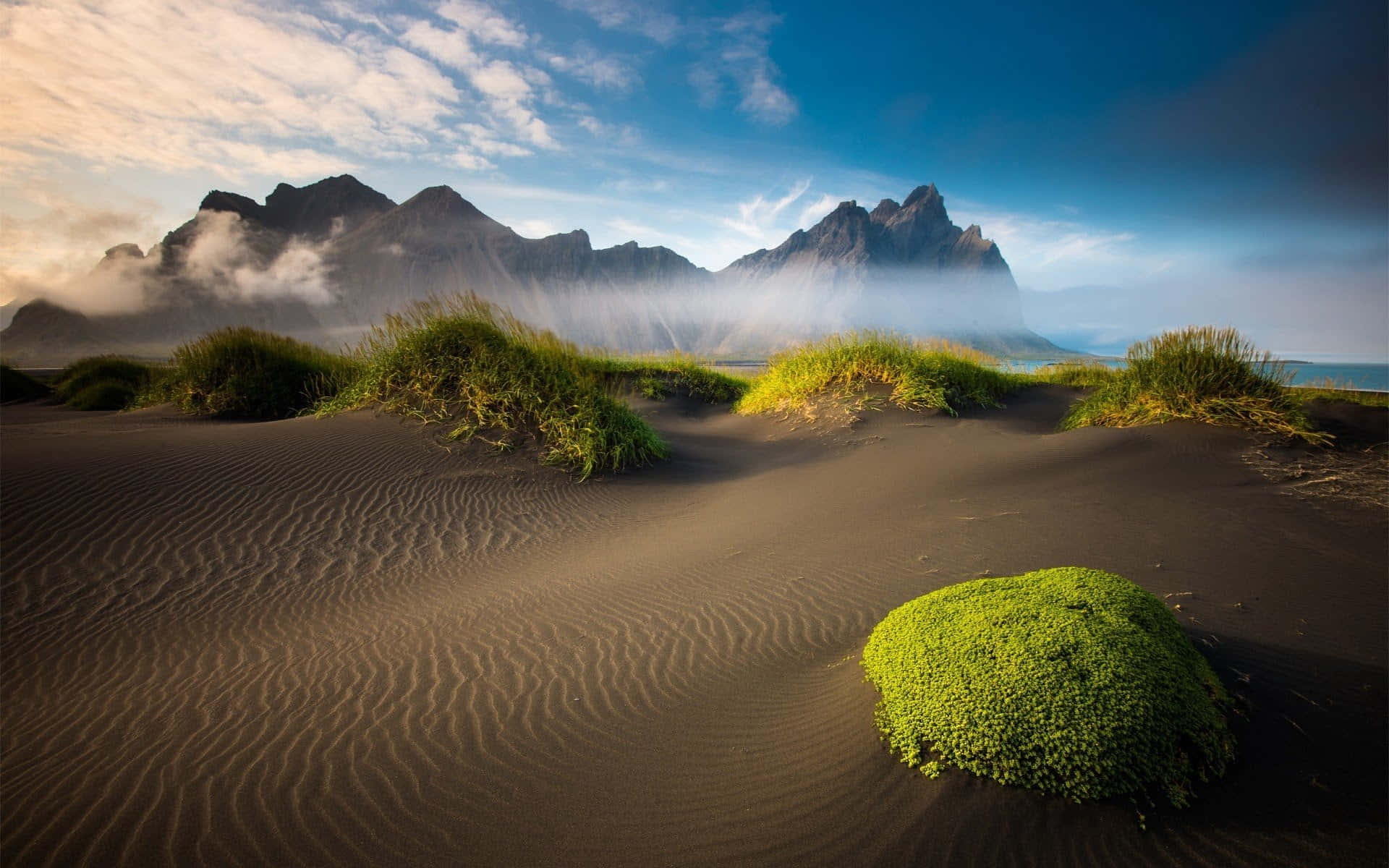 Exceptional Mountain Sand Background