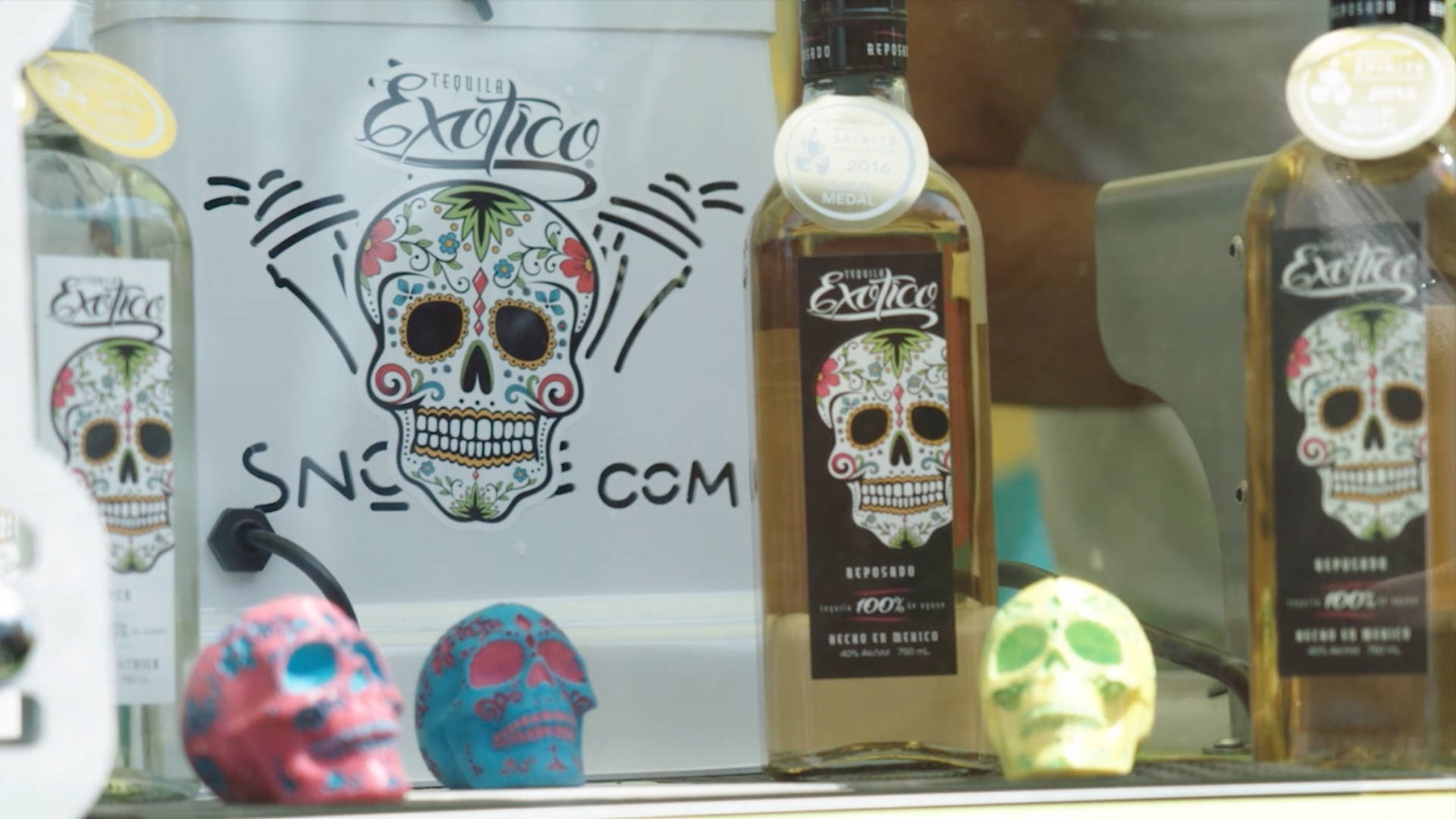 Exotico Tequila Skulls Background