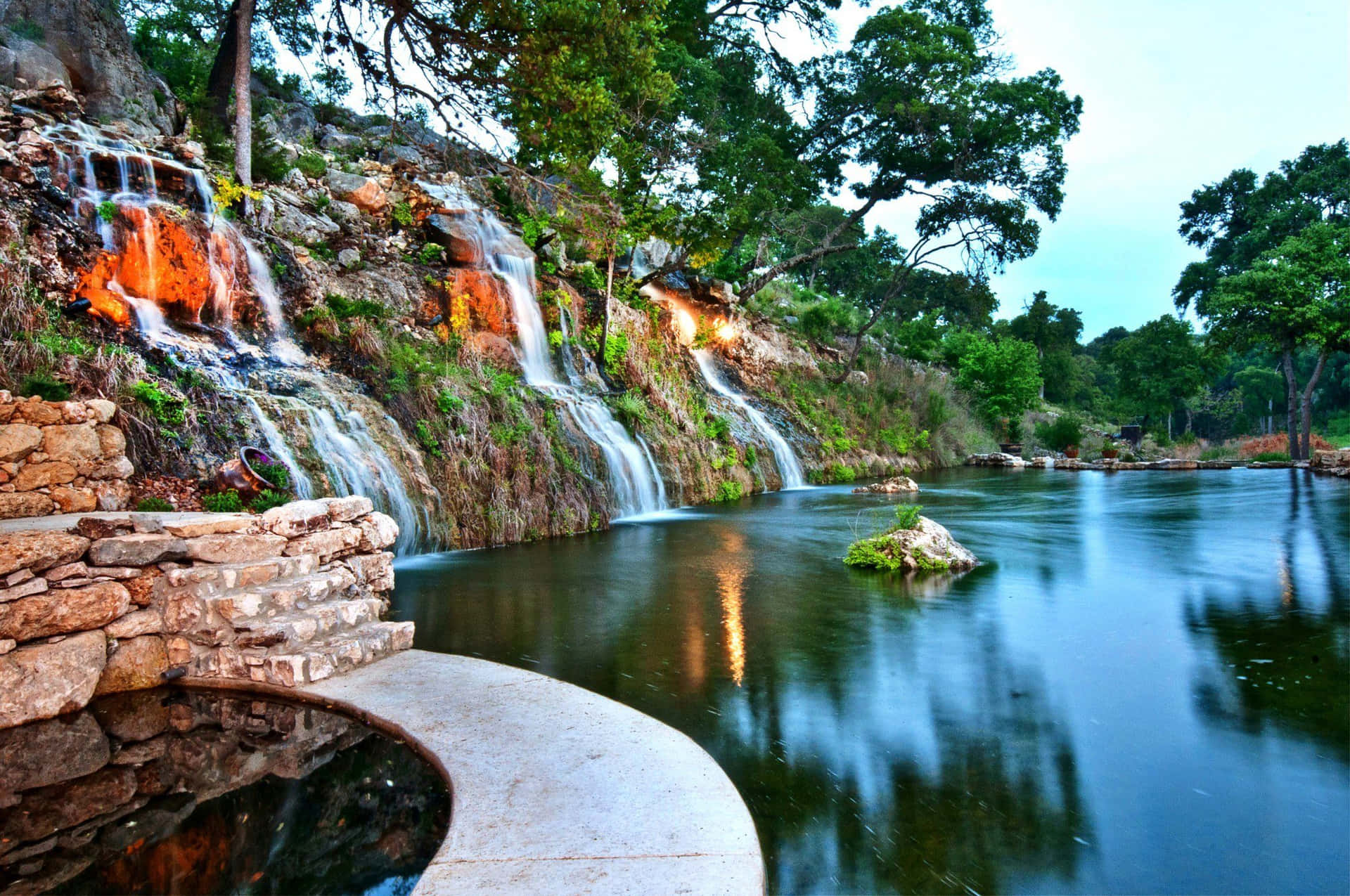 Experience Incredible Views Of Nature At Cool Places Background