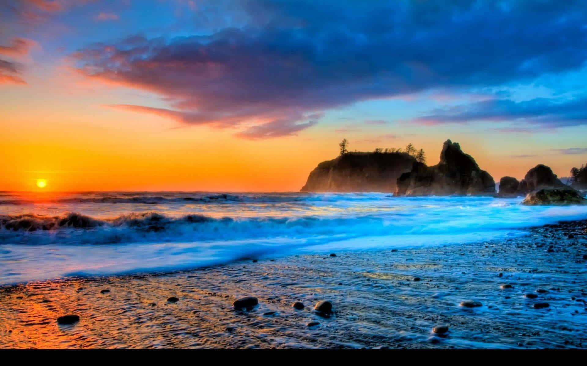 Experience The Calming Beauty Of A Beach Sunset From The Comfort Of Your Desktop. Background