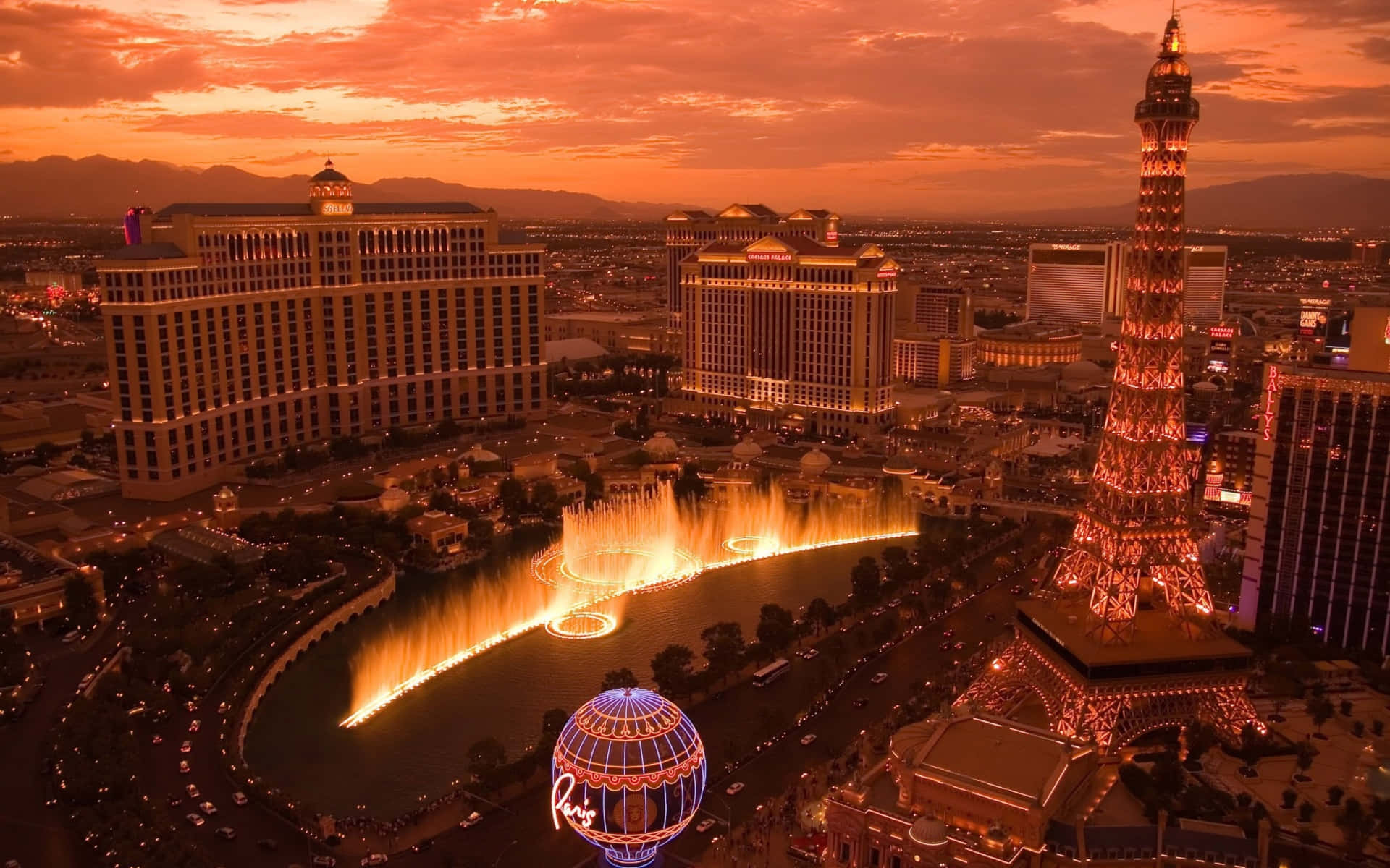 Experience The Glitz And Glamour Of Las Vegas