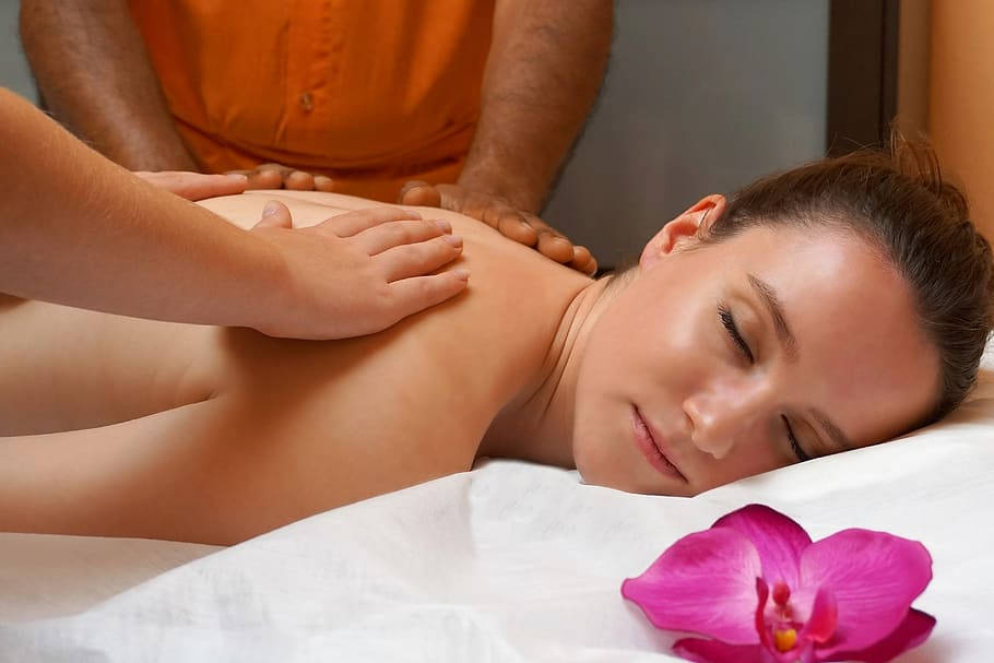 Experience The Healing Power Of Ayurveda With Soothing Massage Therapy Background