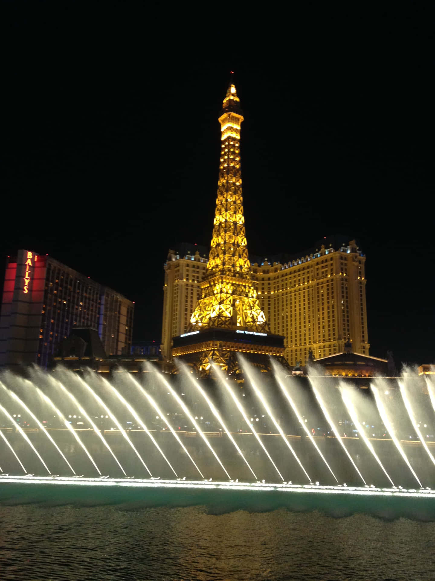 Experience The Magic Of Breathtaking Cool Places Background