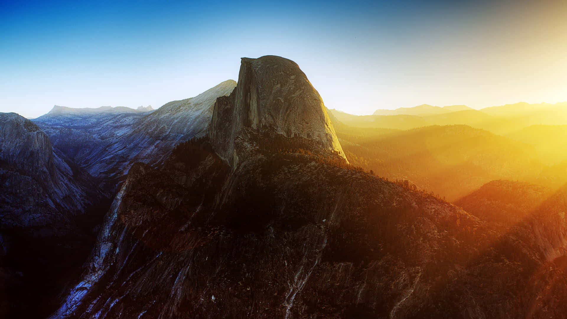 Experience The Majestic Beauty And Fresh Air Of California's Mountains Background