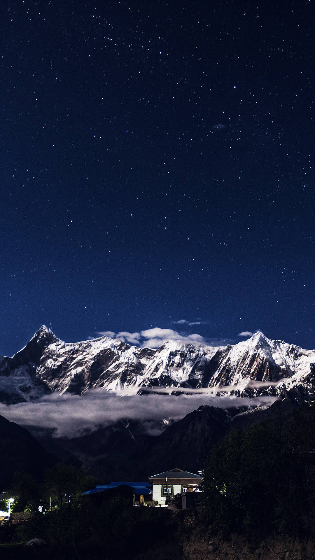 Experience The Majestic Night Mountain Background