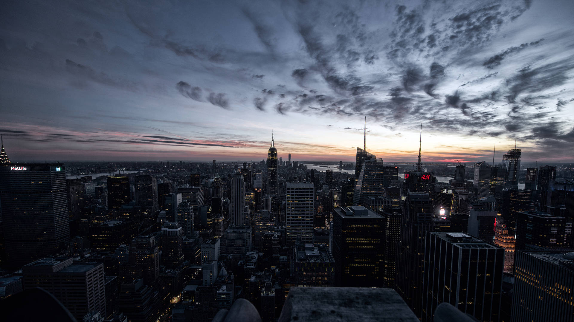 Experience The Scenic Beauty Of New York City Background