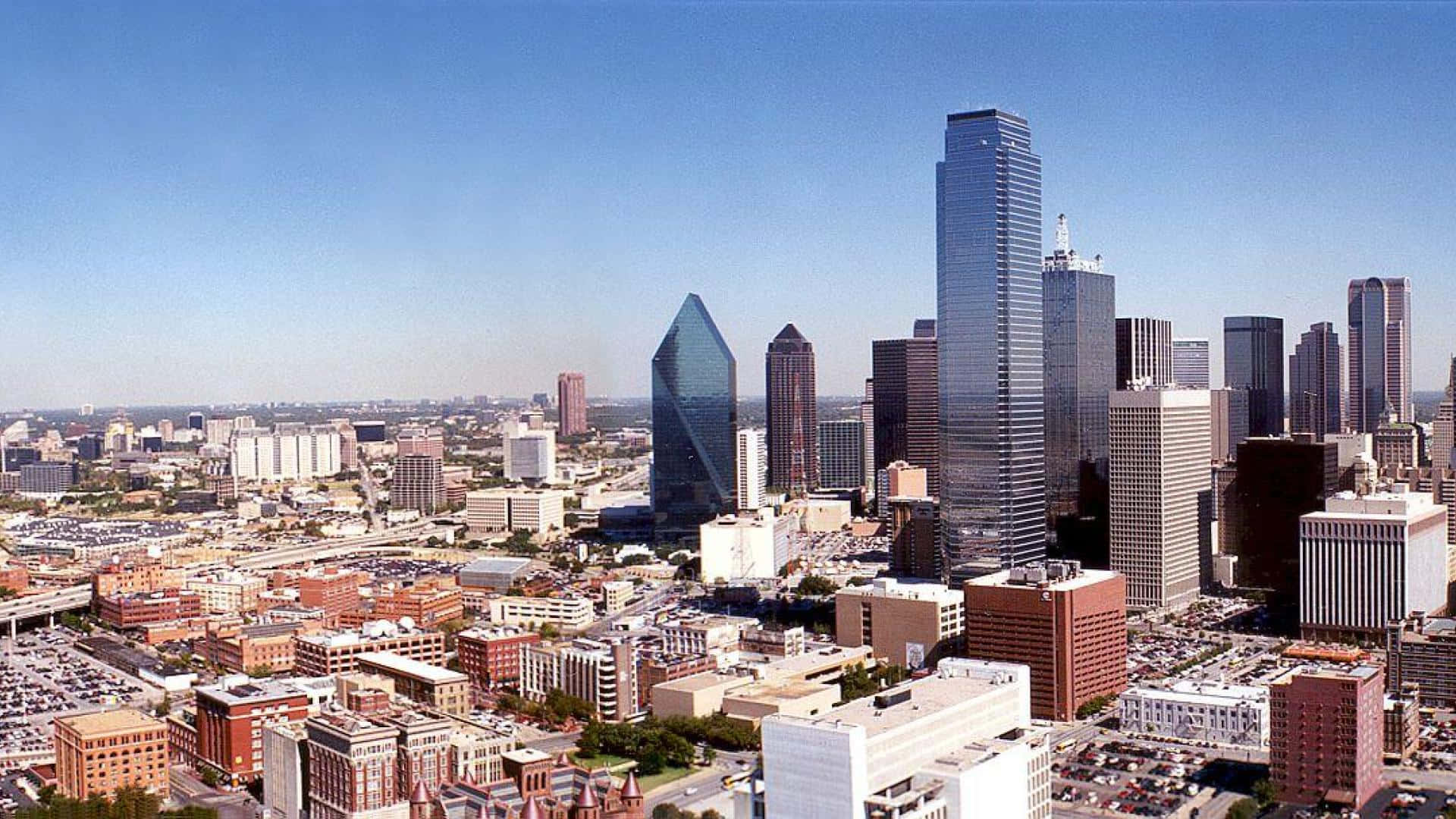Experience The Vibrancy Of Dallas, Texas Background