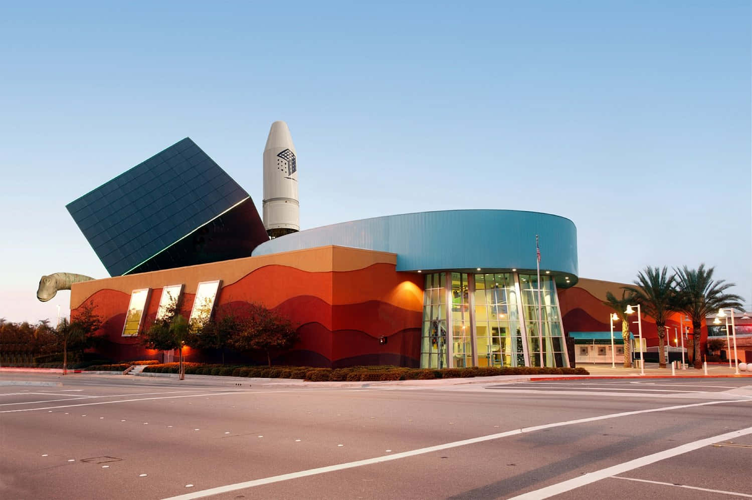 Experience The Wonders Of Science At The Discovery Science Center In Santa Ana Background