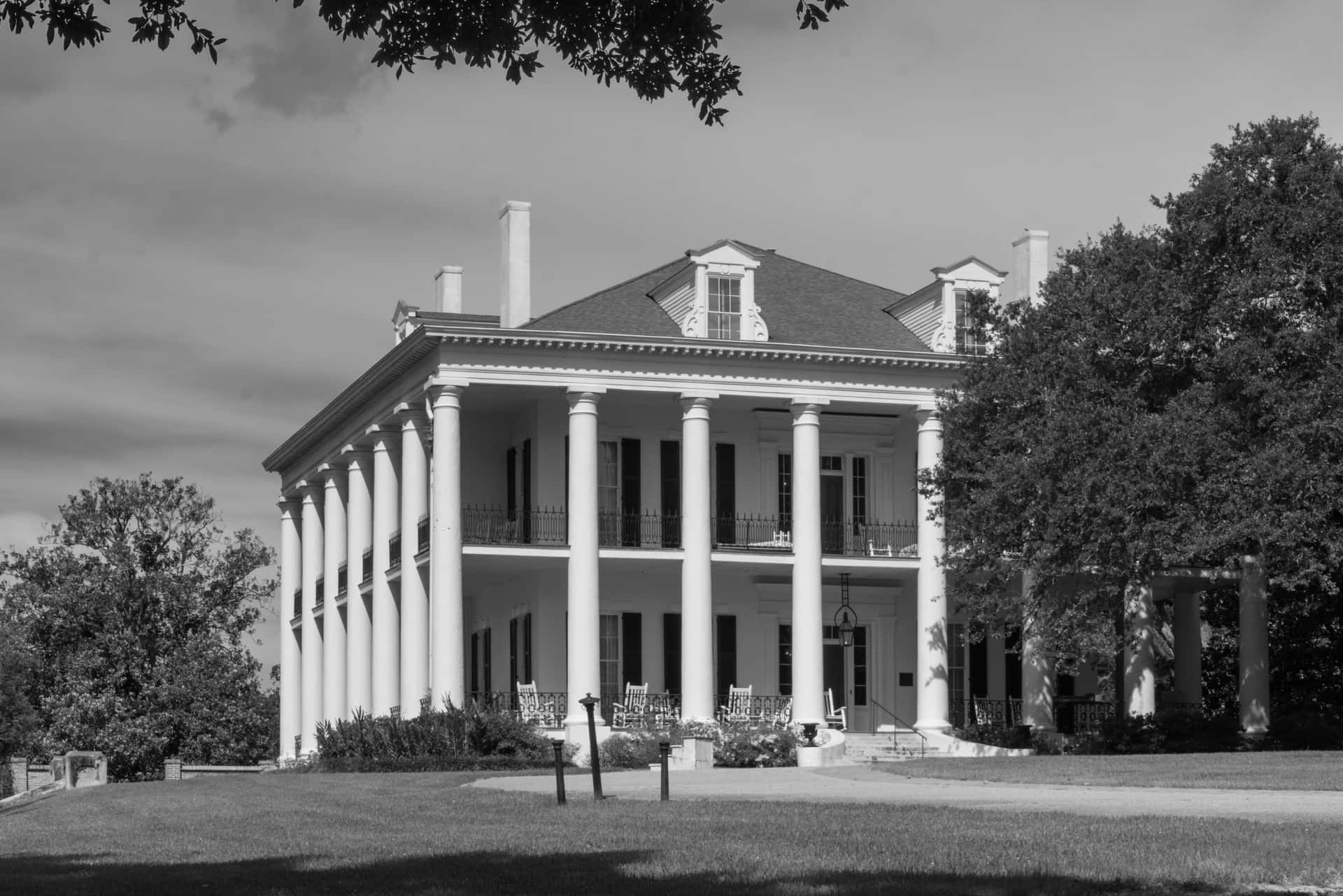 Explore The Charming Dunleith Historic Inn In Natchez, Mississippi