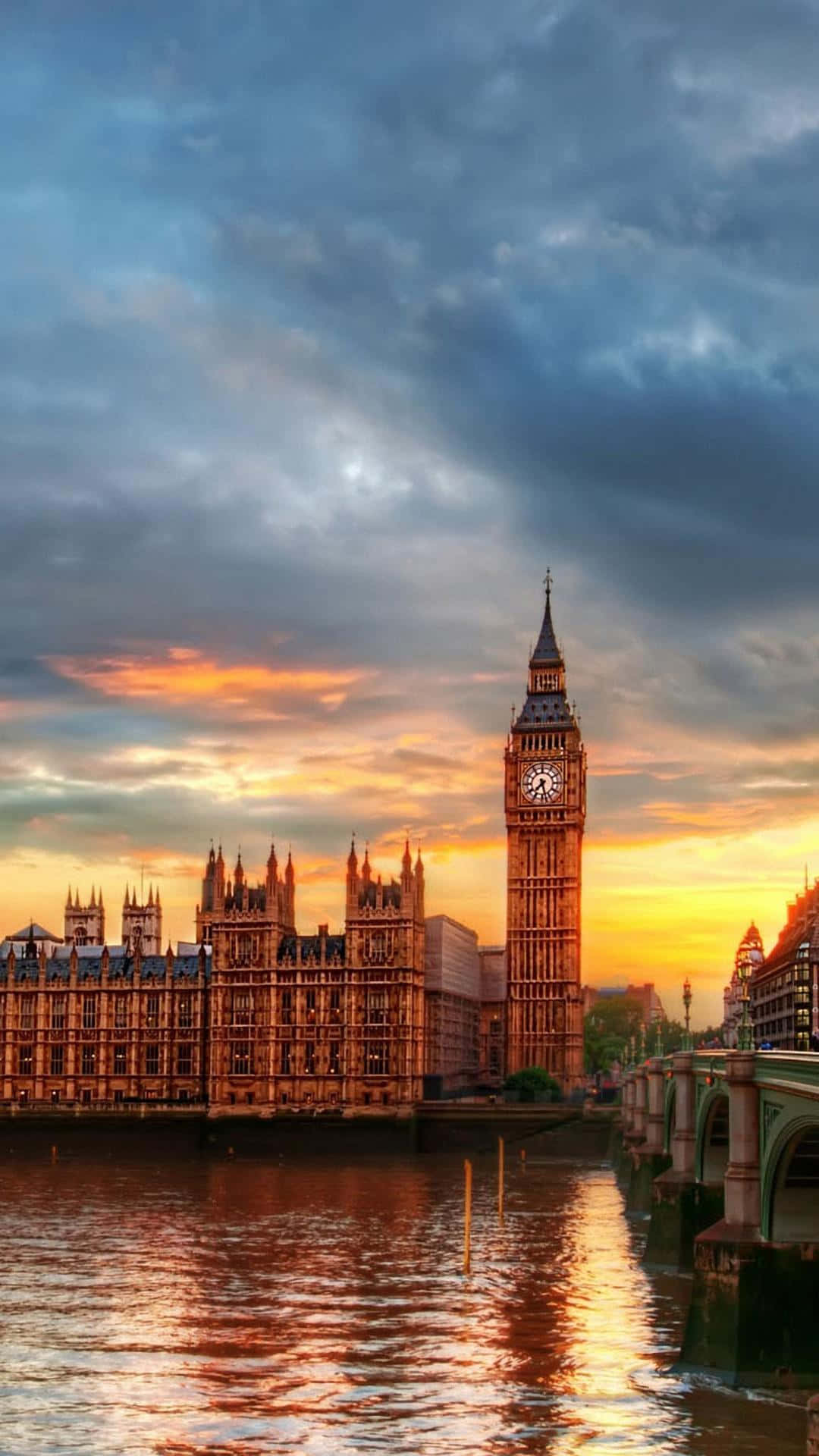 Explore The Historical Richness Of London: Home To Iconic Landmarks Background