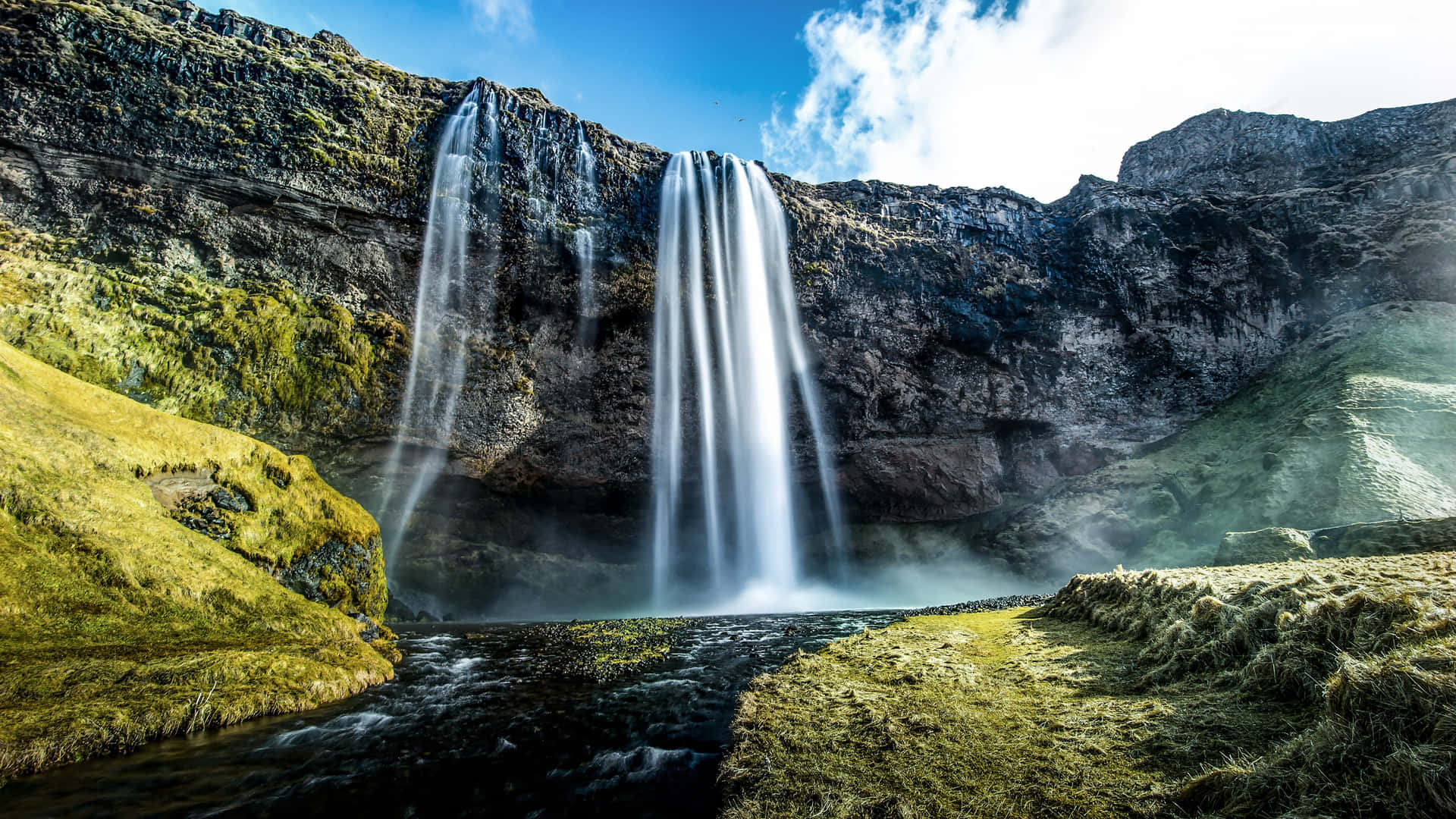 Explore The Majestic Landscape Of Iceland