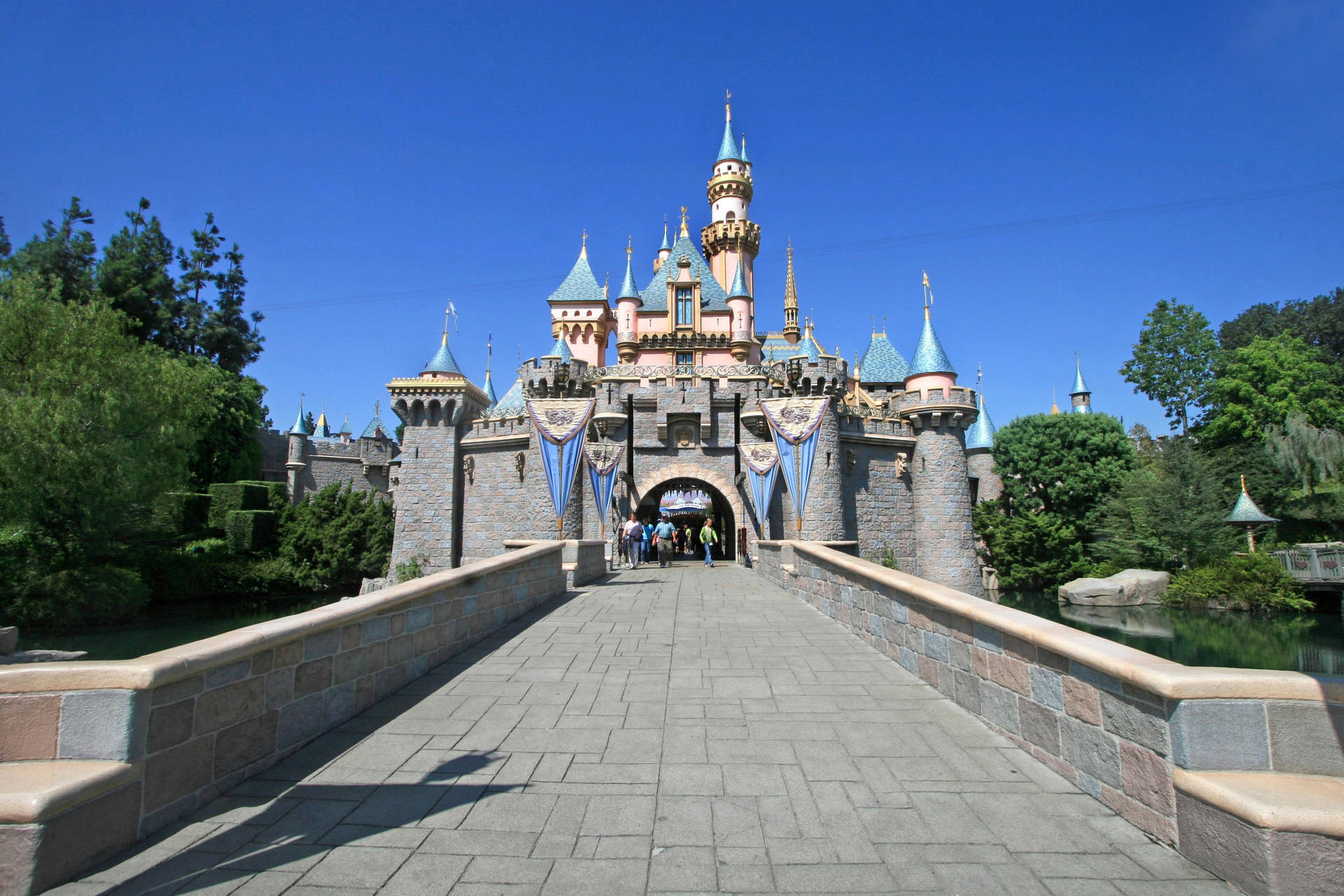 Explore The World Of Enchantment At Anaheim’s Iconic Sleeping Beauty Castle Background