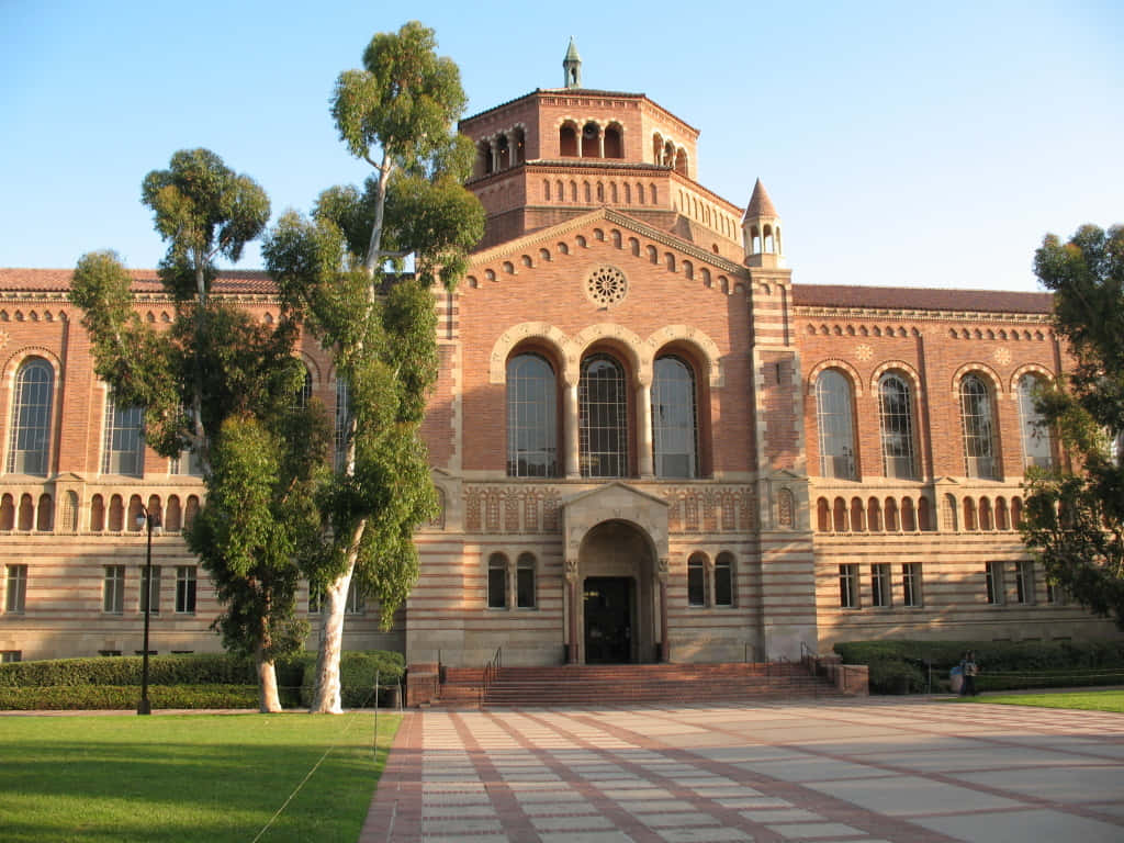 Explore Ucla’s Stunning Campus In Los Angeles Background