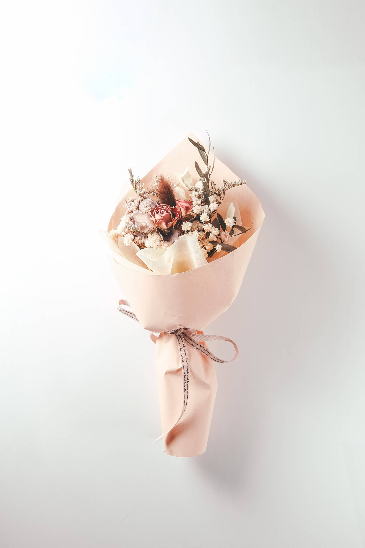 Exquisite Bouquet Of Pink Roses And Baby's Breath