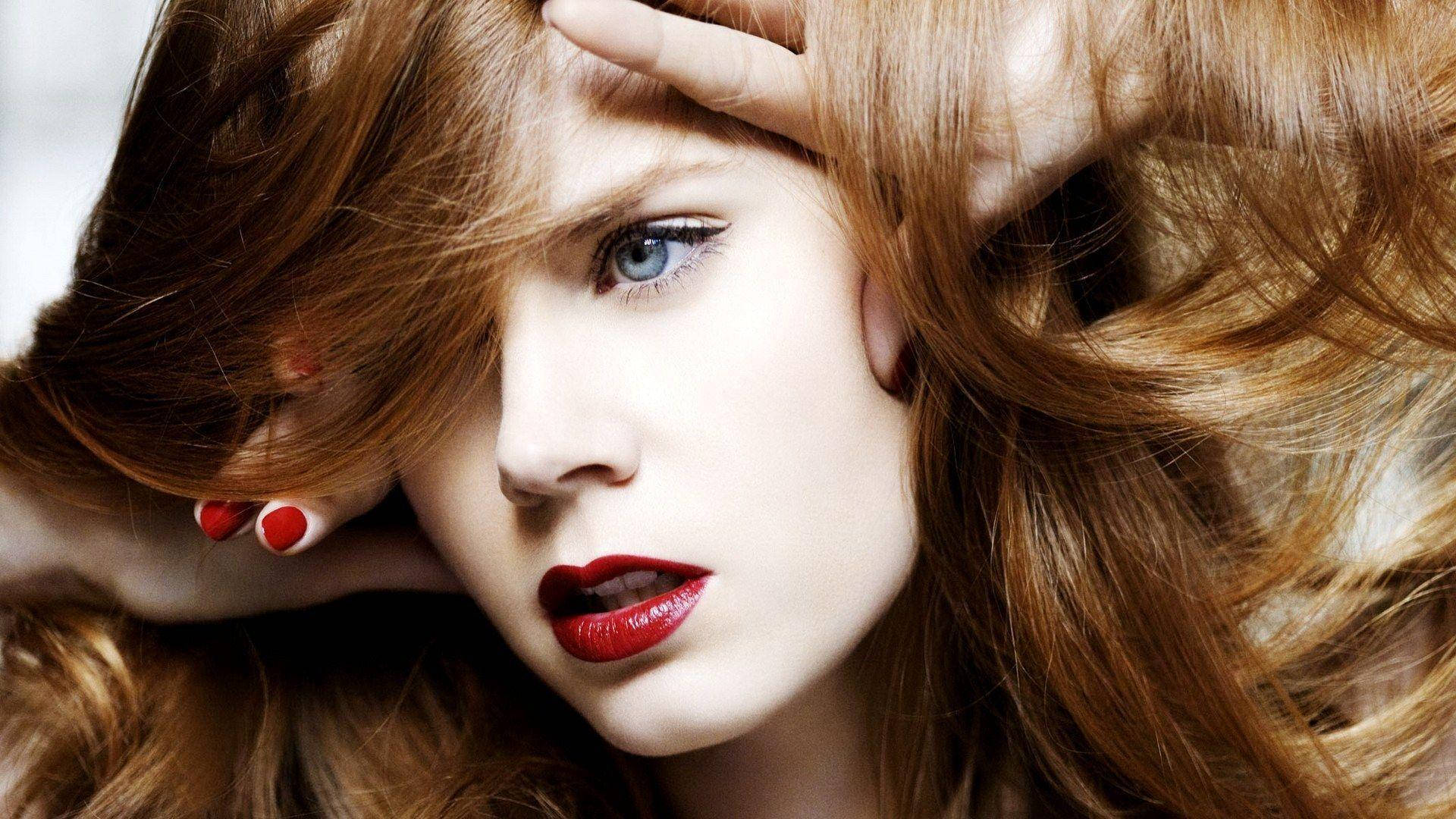 Exquisite Close-up Of Amy Adams Background