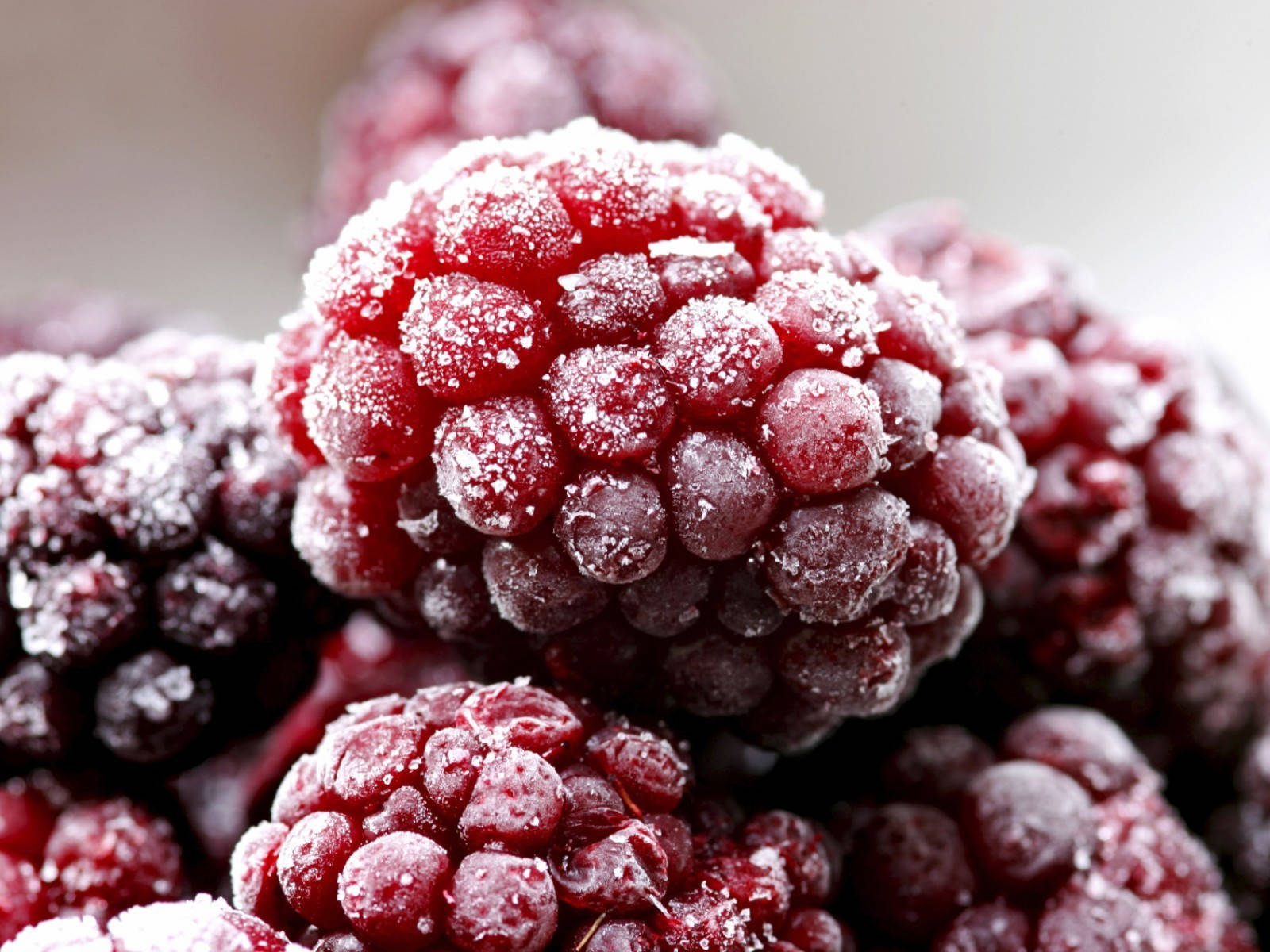 Exquisite Close-up Shot Of A Fresh Boysenberry Background