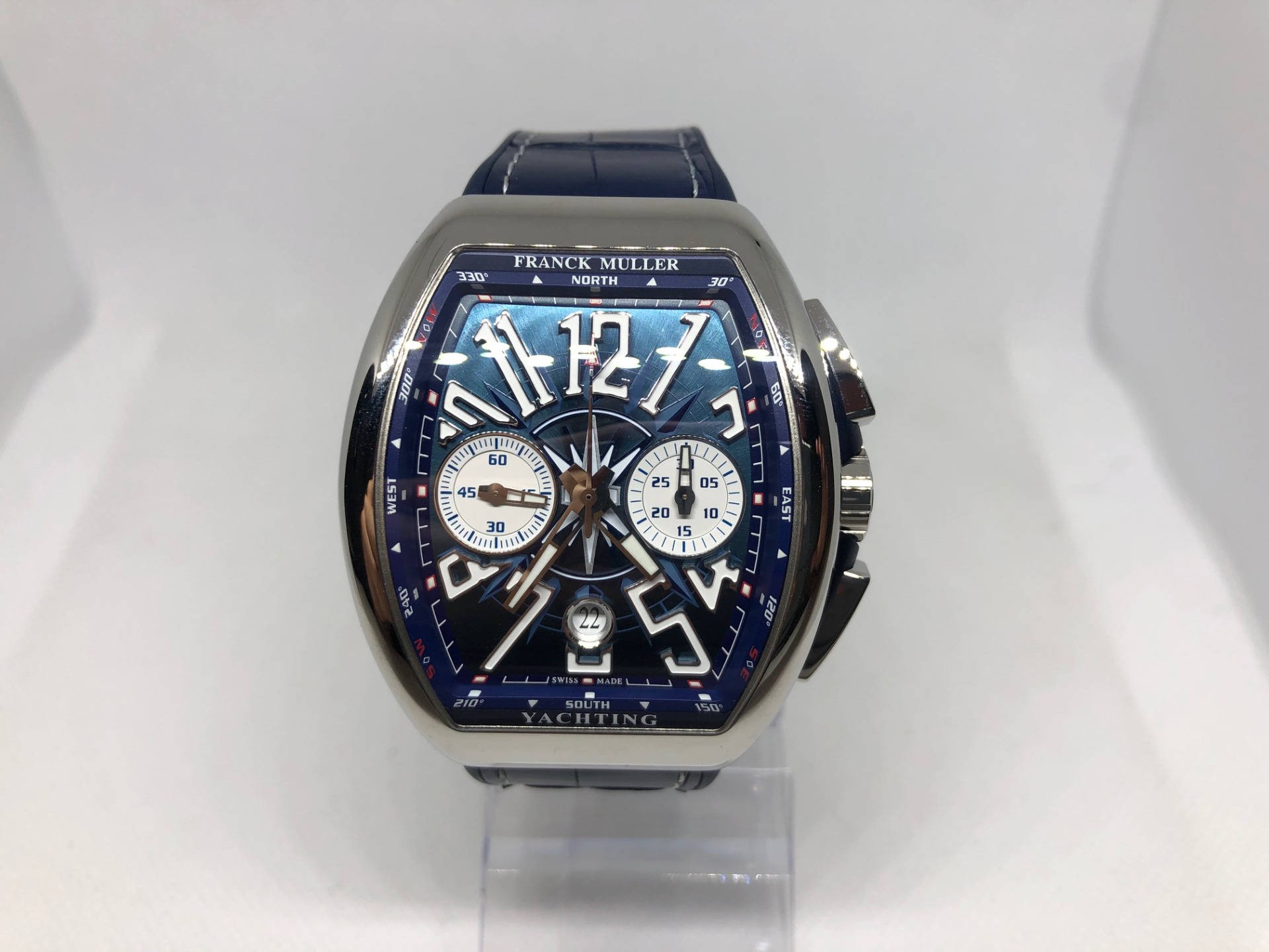 Exquisite Franck Muller Timepiece With A White-blue Dial Background