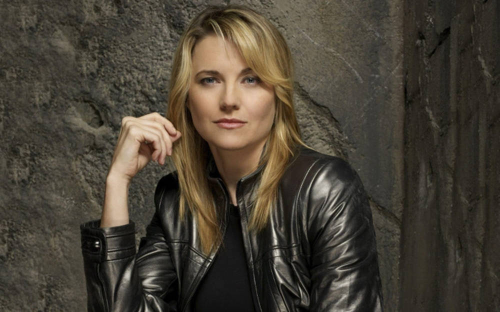 Exquisite Photograph Of Lucy Lawless Background