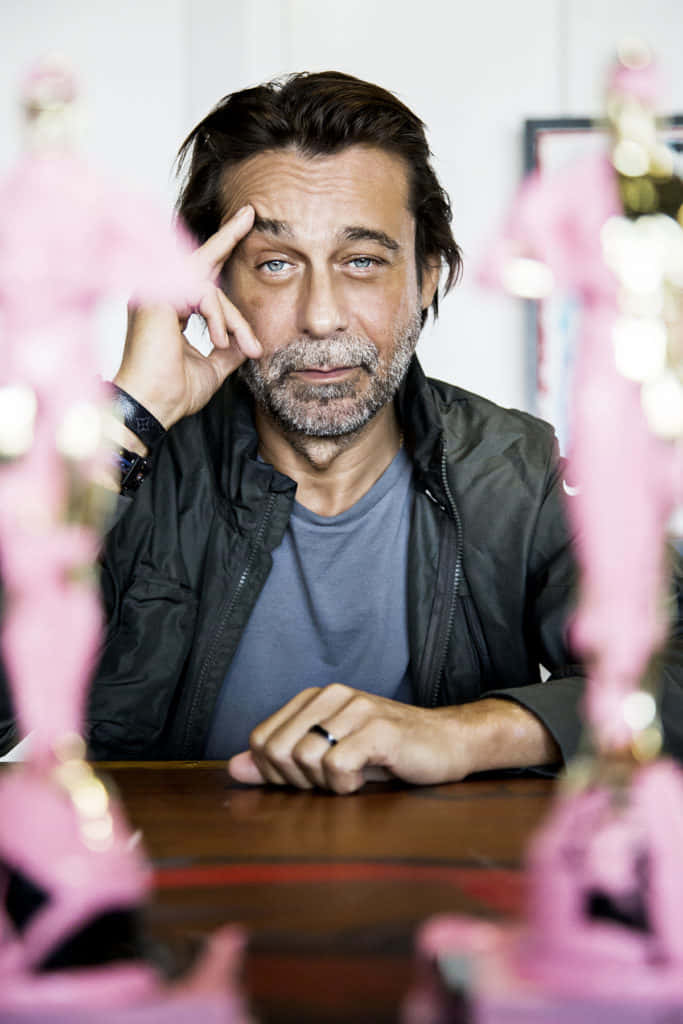 Exquisite Portrait Of Acclaimed Actor Jordi Mollà Background