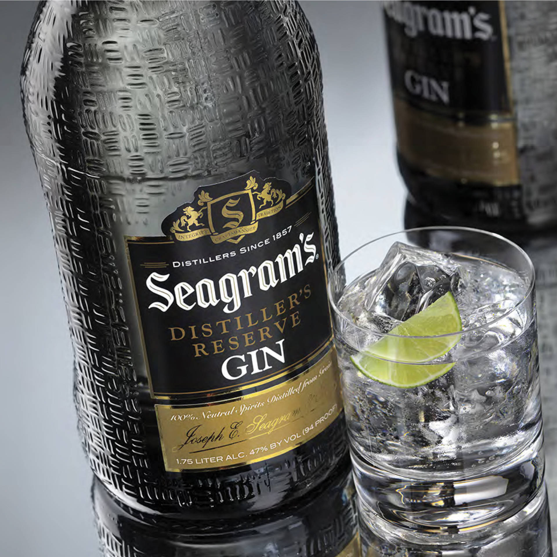 Exquisite Seagram's Distiller's Reserve Gin Background