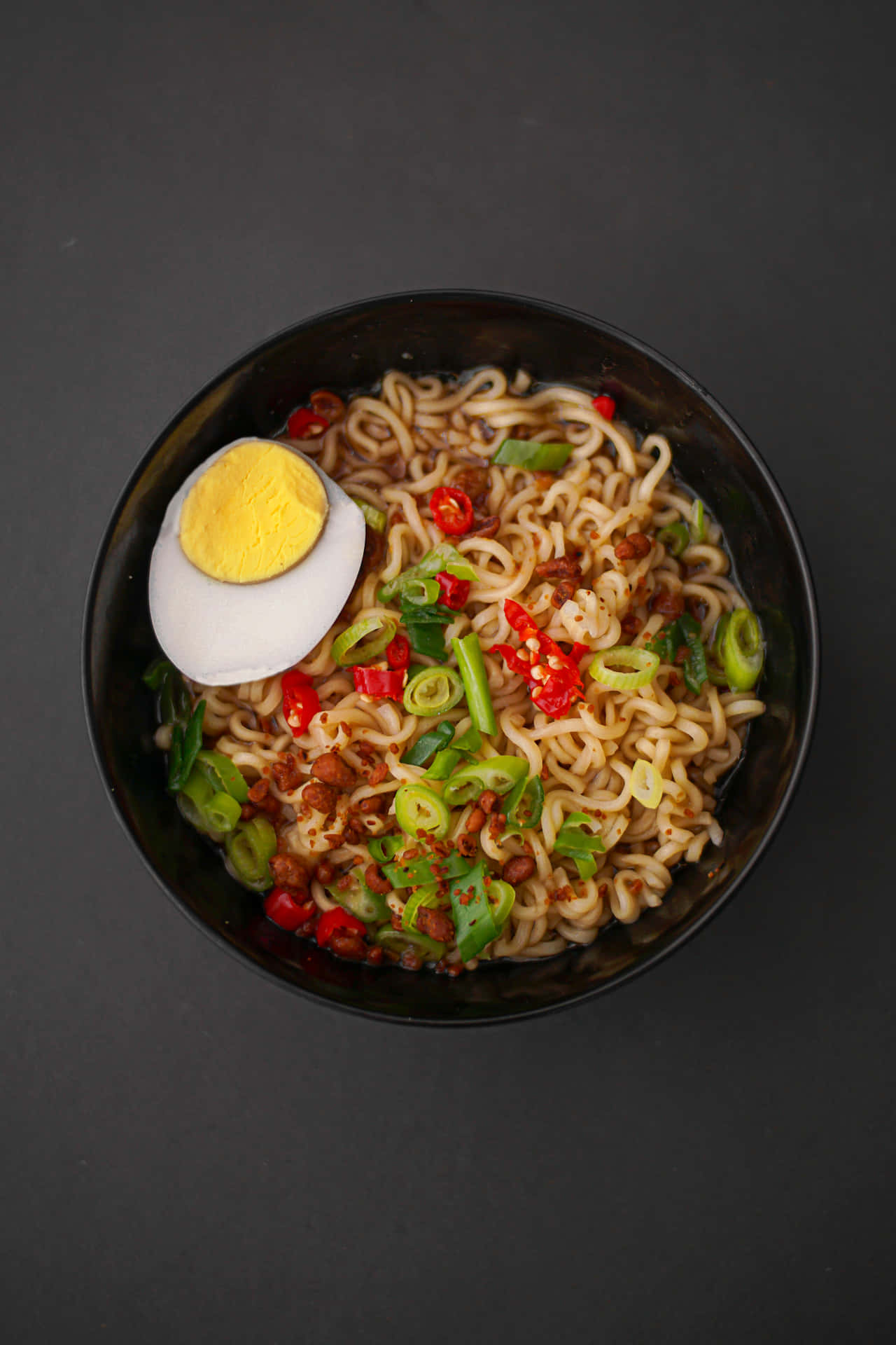 Exquisite Top View Of Spicy Ramen Noodles Background