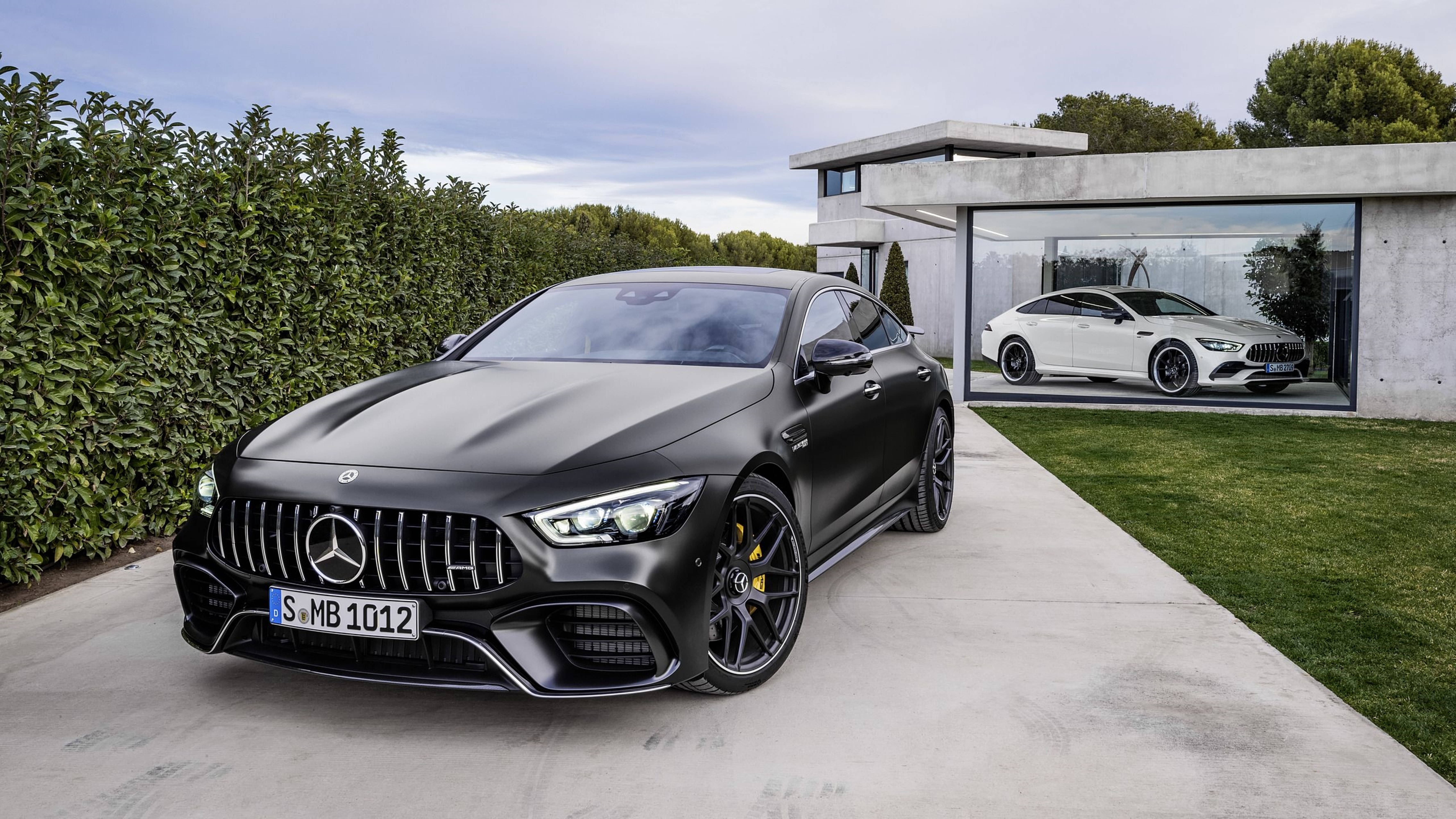 Exuding Power And Class: The Stunning Mercedes Amg In 4k