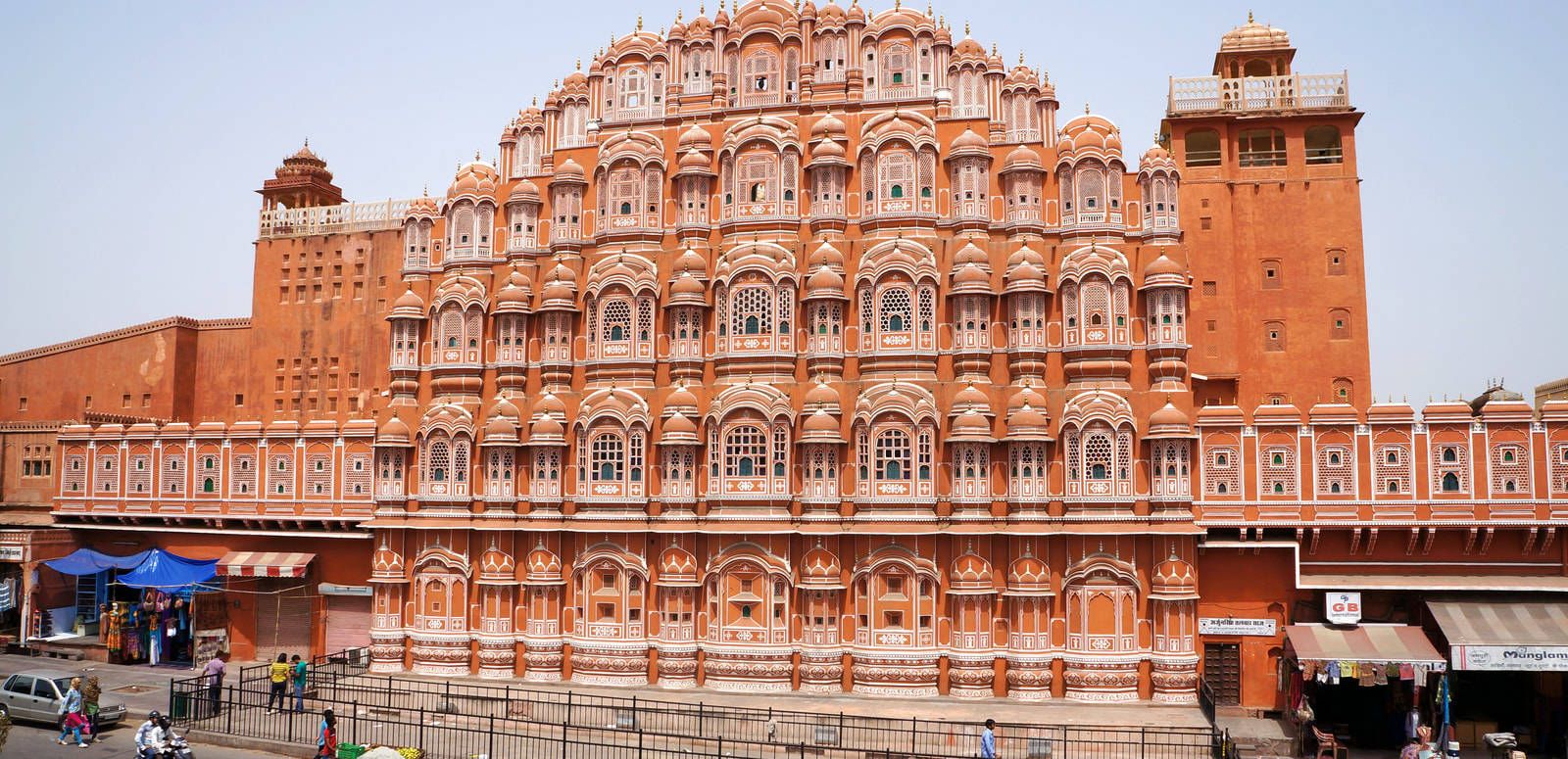 Façade Hawa Mahal In Jaipur Background