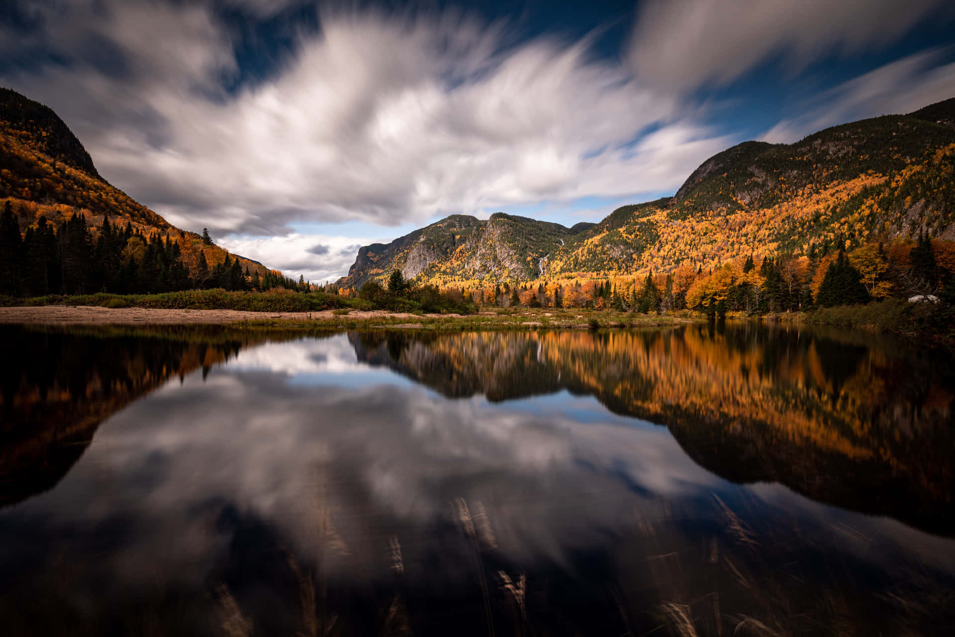 Fall Mountain With Thick Clouds Background