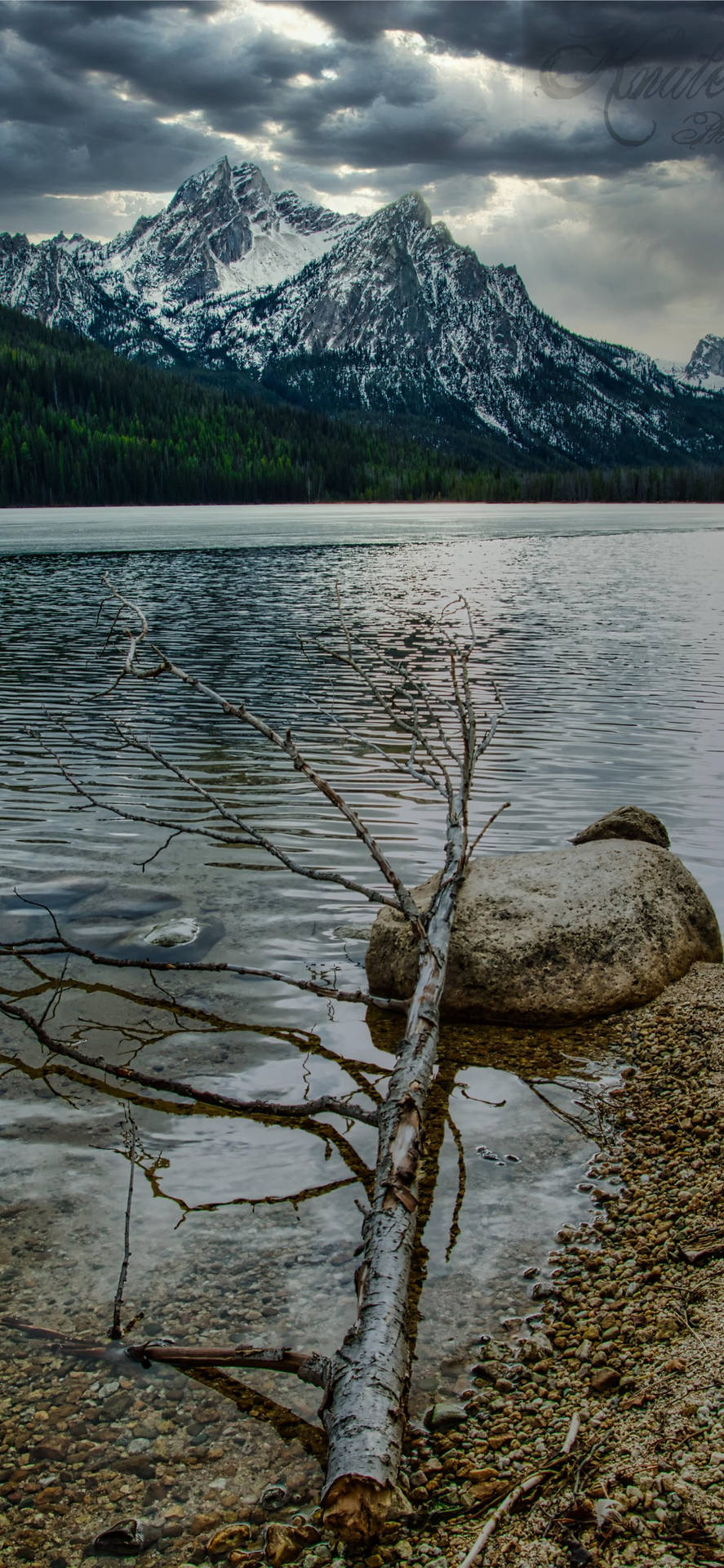 Fall Season At Idaho's Lakes Background