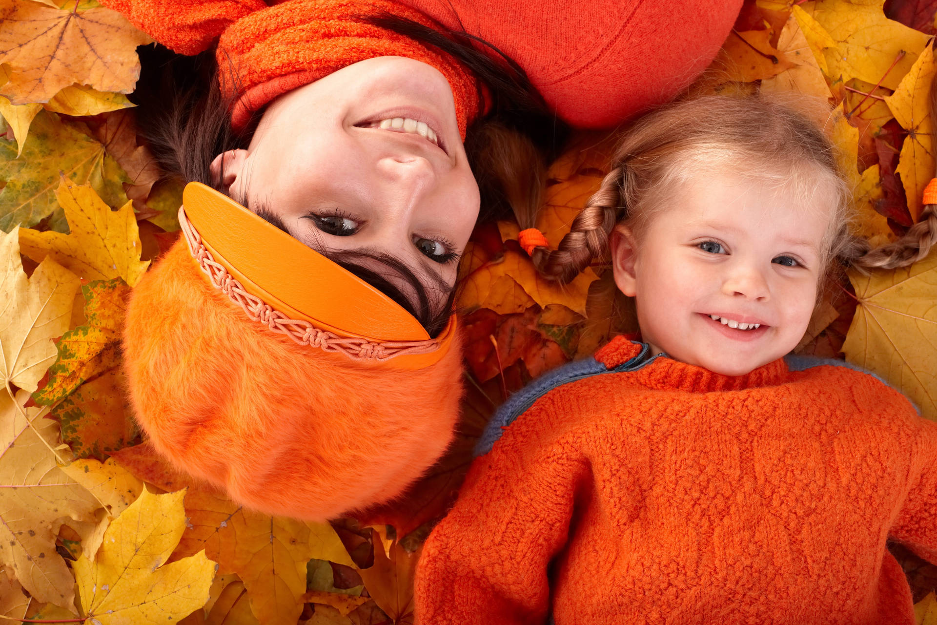 Fall Themed Mother And Daughter Shoot Background