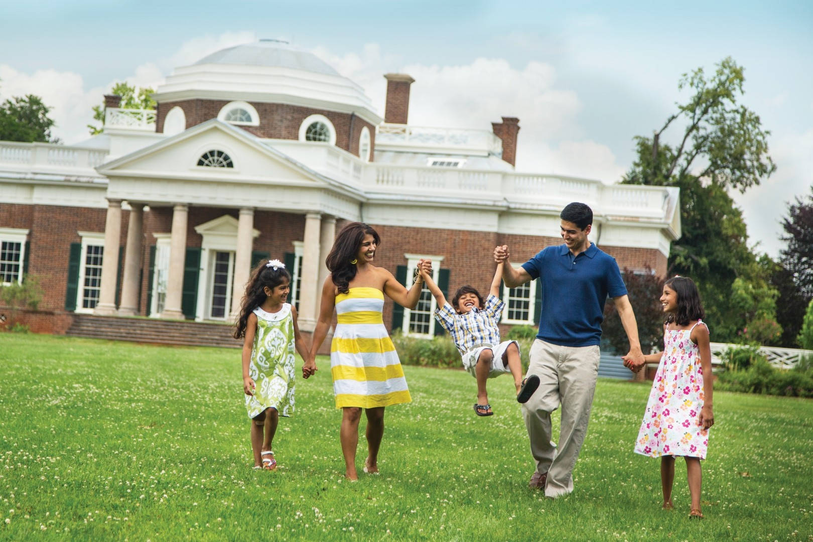 Family At Monticello Background