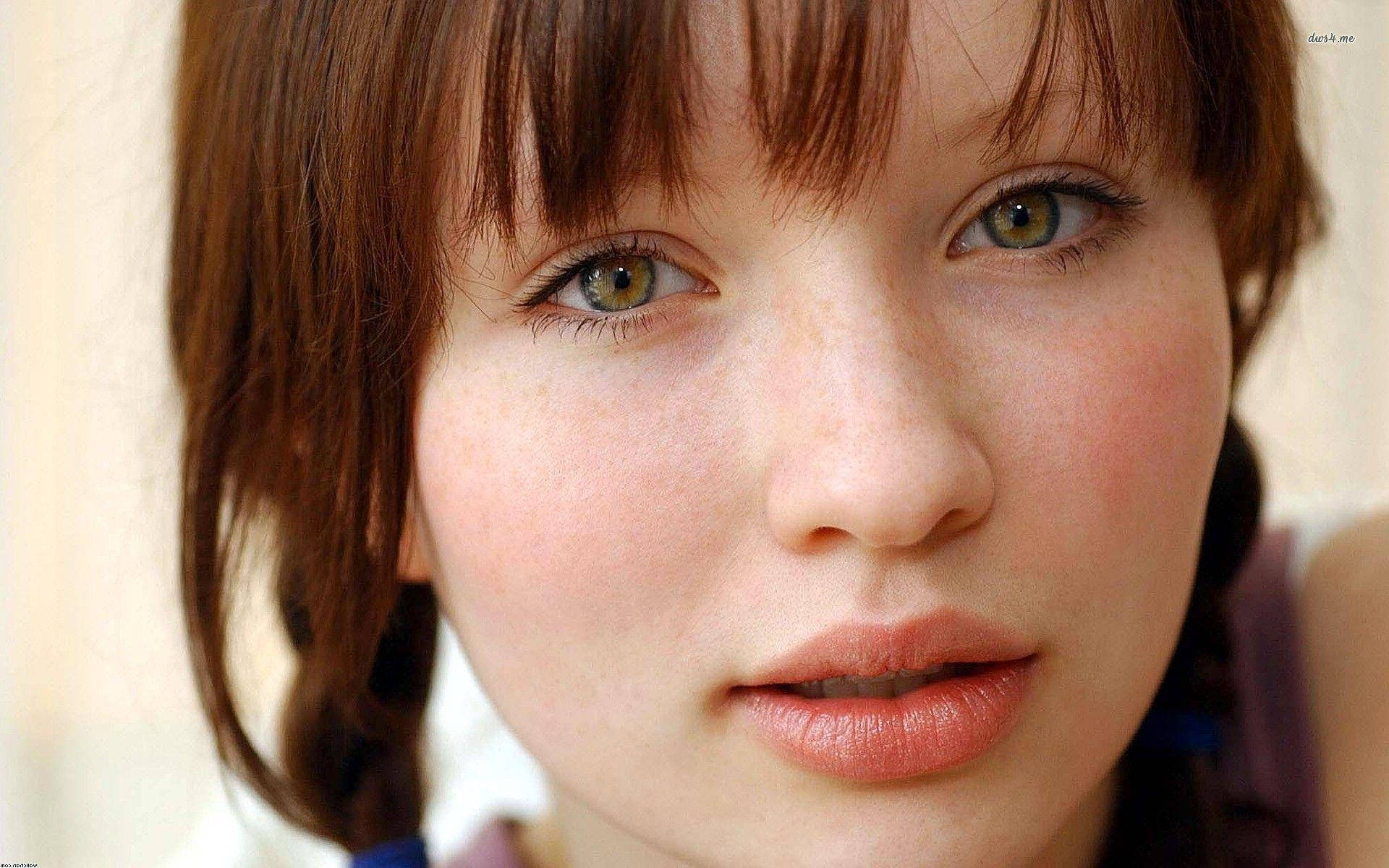 Famous Australian Actress Emily Browning Close Up Shot