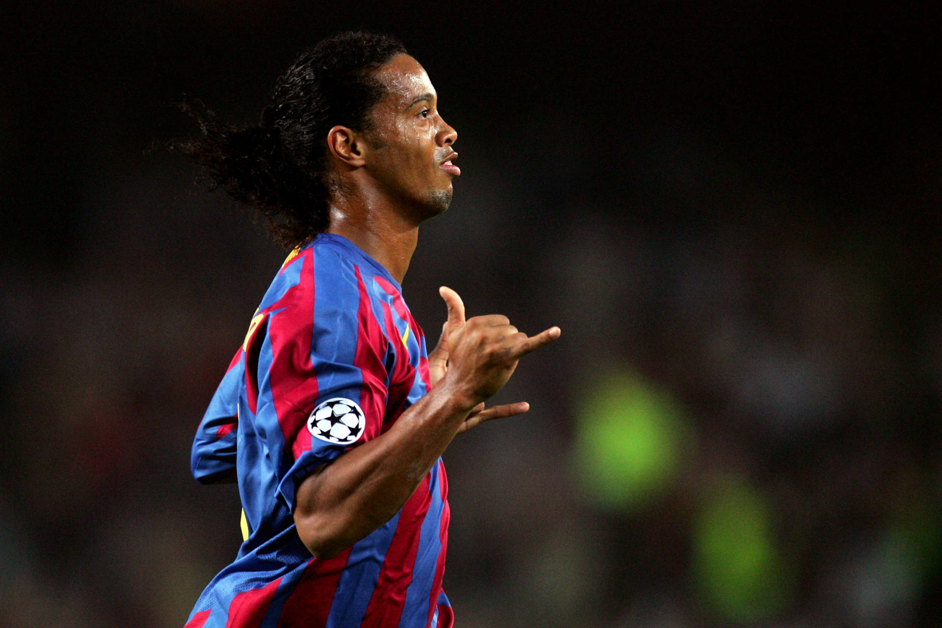 Famous Footballer Ronaldinho Background