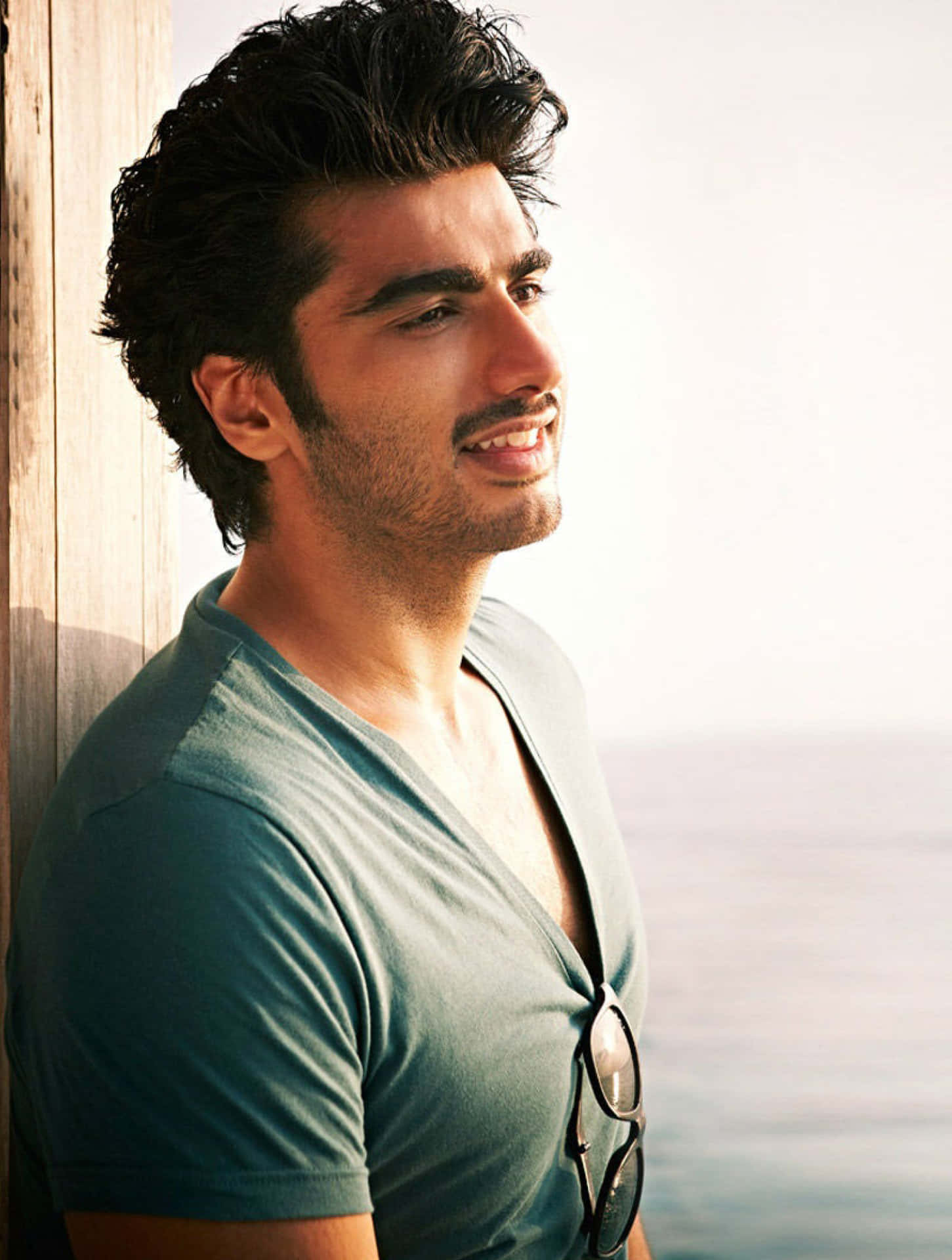 Famous Indian Guy And Actor Arjun Kapoor Background