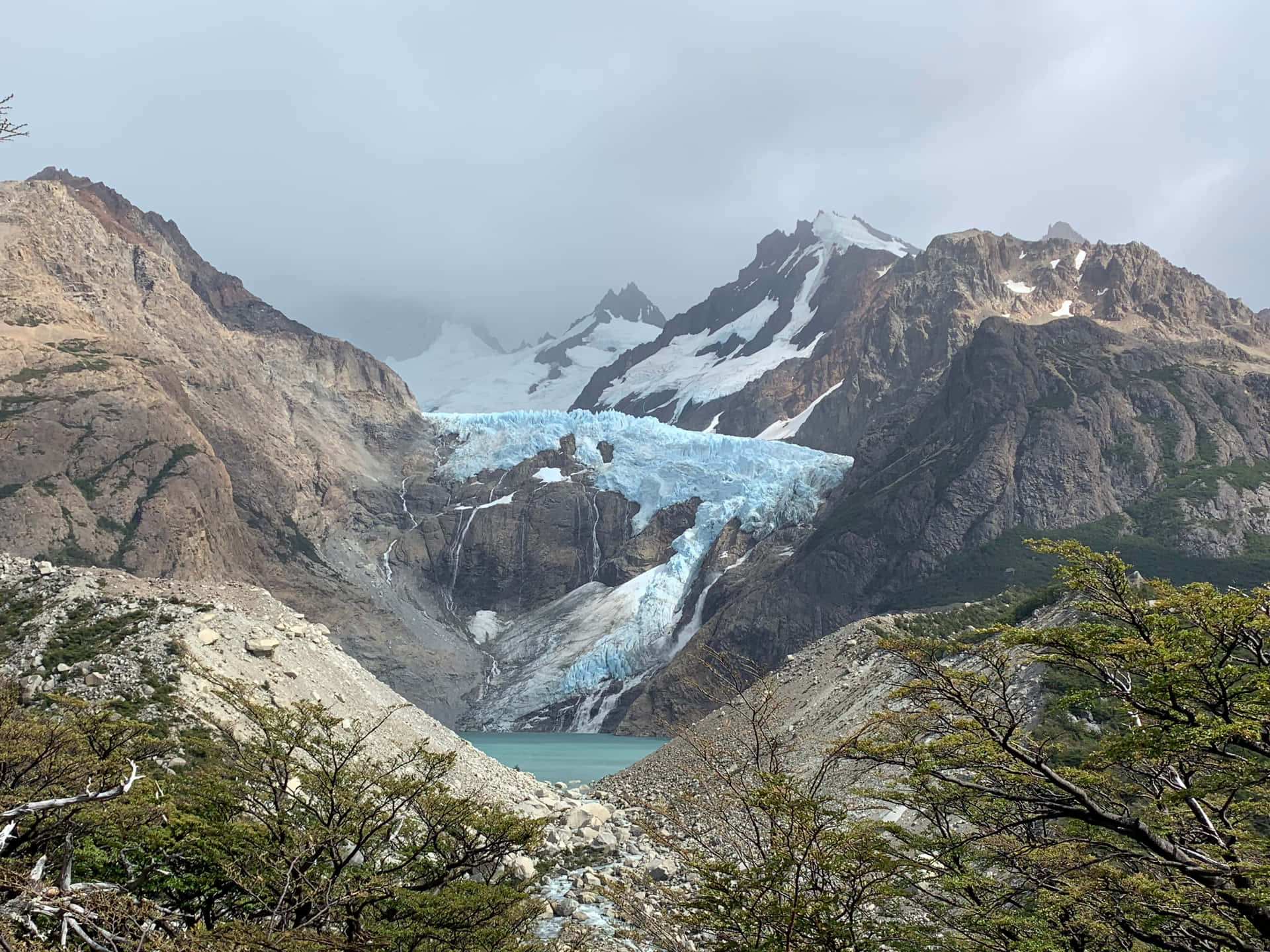 Fantastic Mountain View Of The El Chalten Background