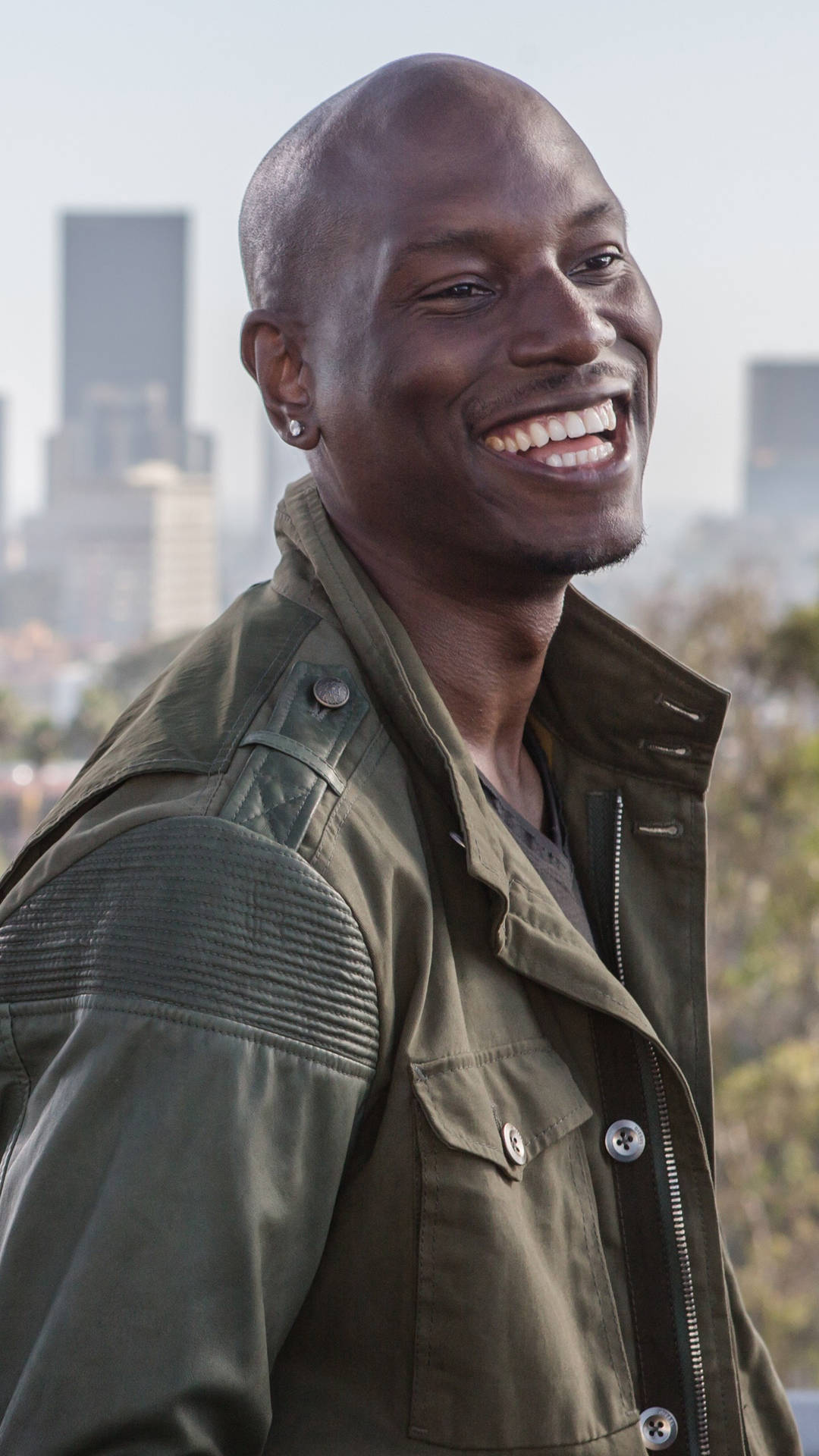 Fast And Furious Iphone 7 Tyrese Gibson Smiling Background