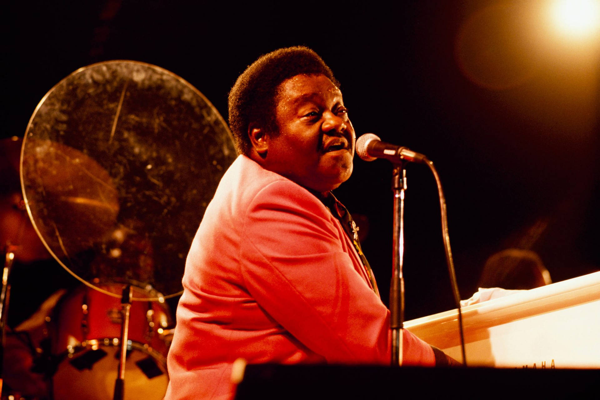 Fats Domino Receiving The Grammy Lifetime Achievement Award Background