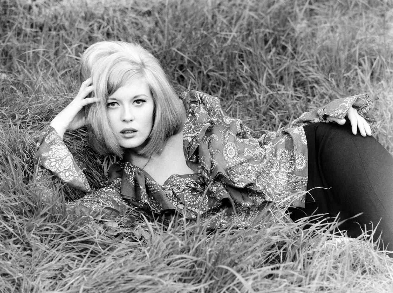 Faye Dunaway 1967 Bonnie And Clyde Studio Publicity Still\