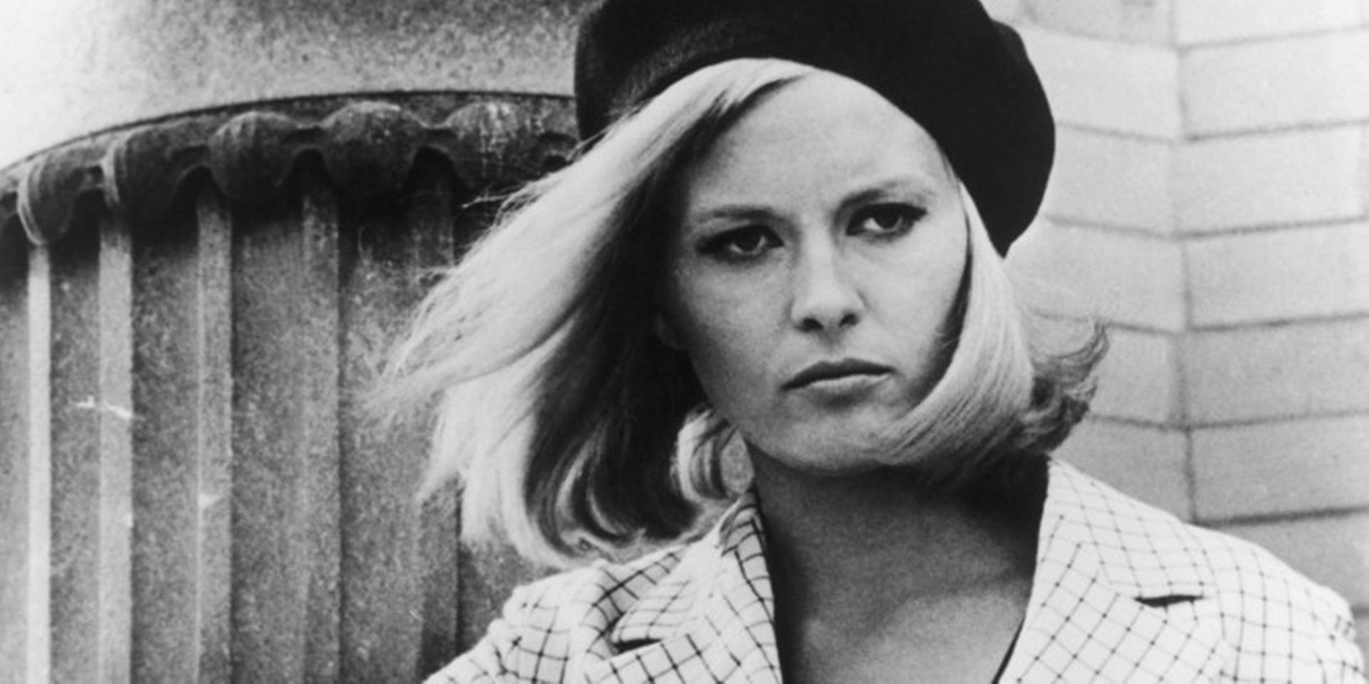 Faye Dunaway As Bonnie Parker In The Classic Movie Bonnie And Clyde (1967) Background