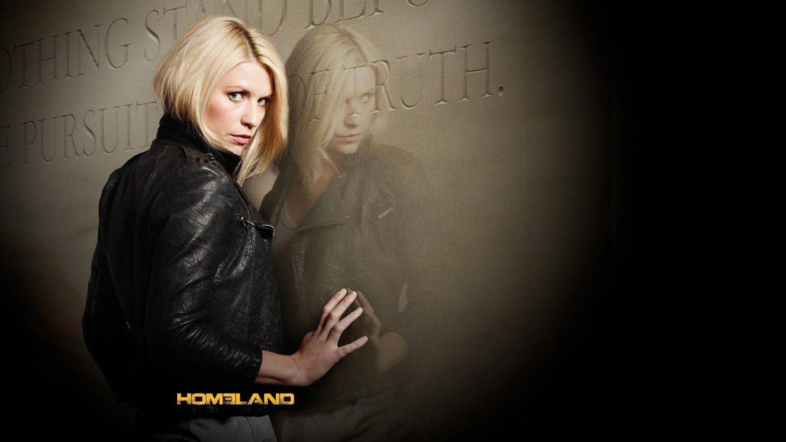 Fbi Agent Carrie With A Reflective Wall In Homeland Series