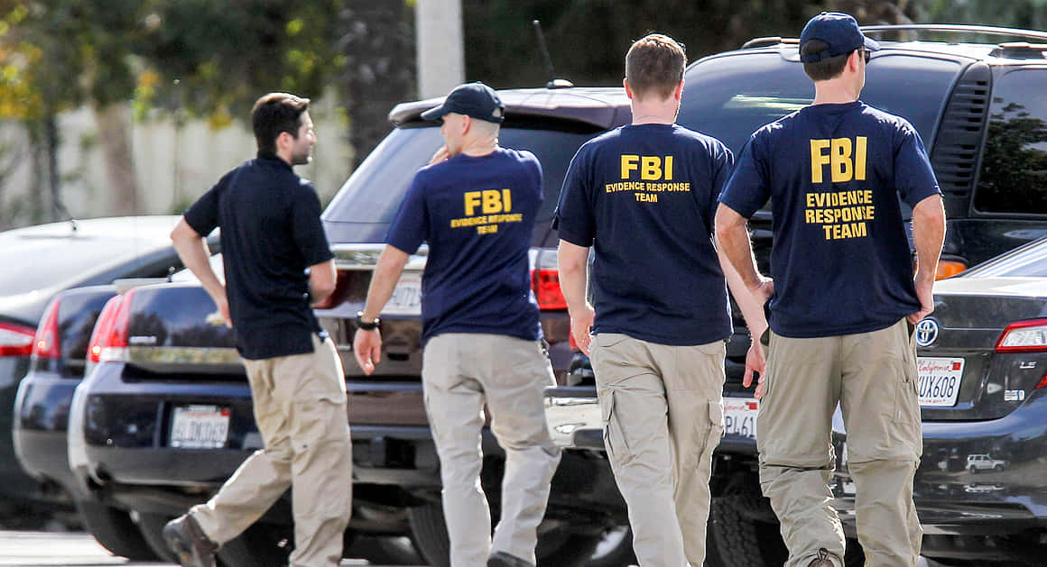 Fbi Agents On Duty Background