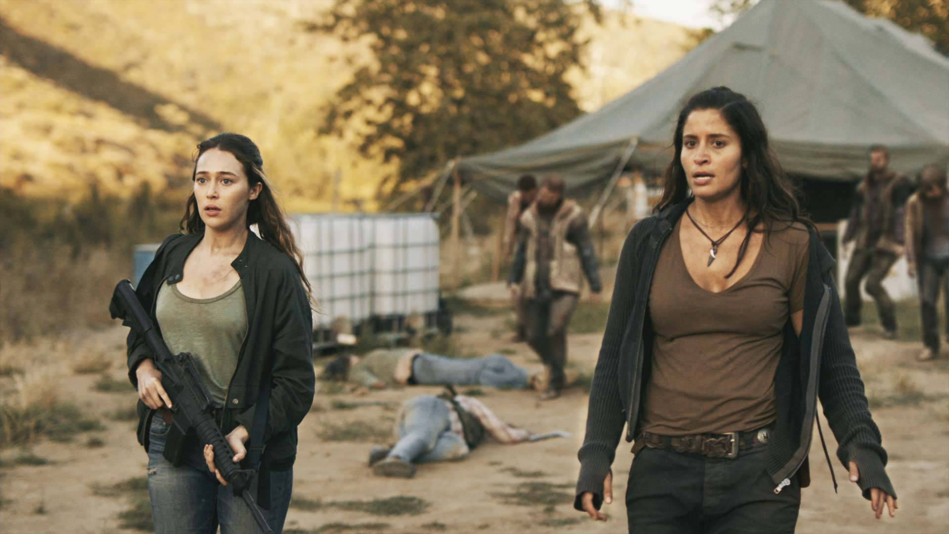 Fear The Walking Dead Alicia Clark And Ofelia Salazar