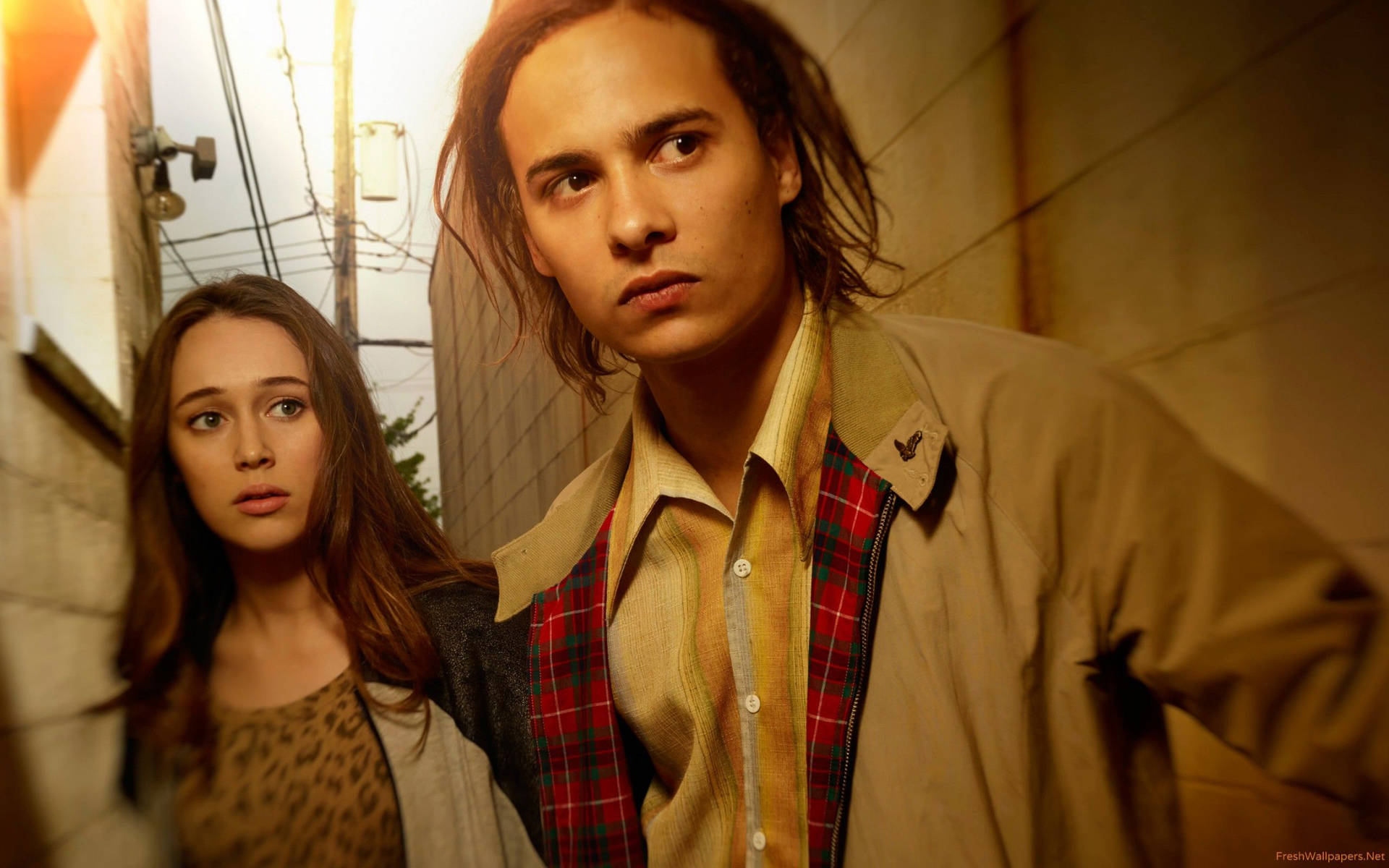 Fear The Walking Dead Stars Alycia Debnam-carey And Frank Dillane Background