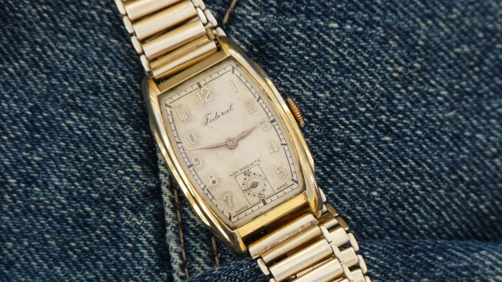 Federal Gold Watch Background