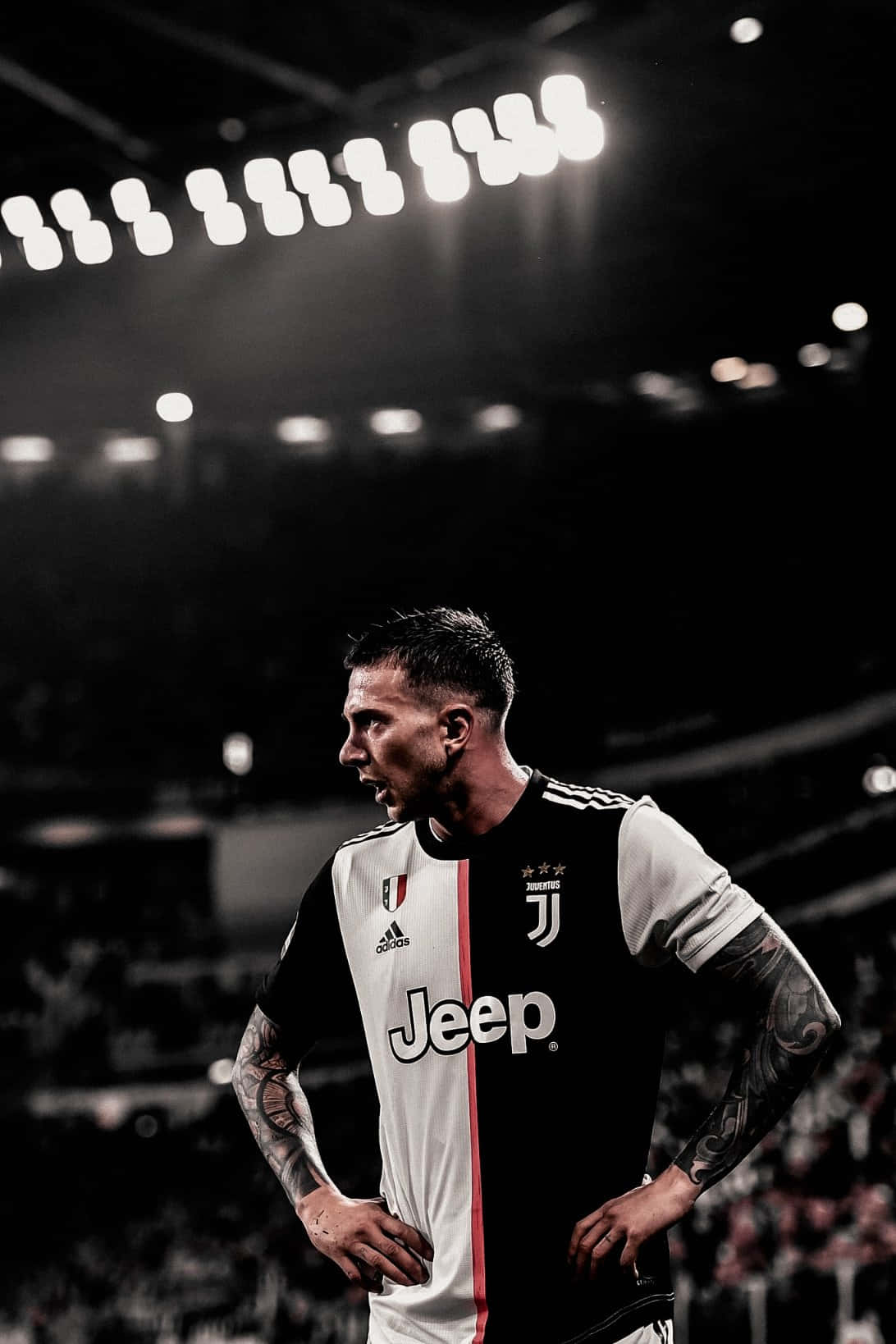 Federico Bernardeschi In Action For Juventus Fc Background